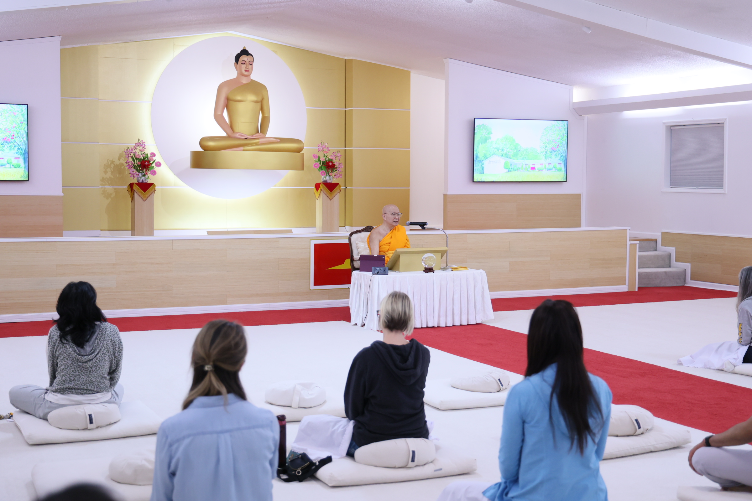 วัดพระธรรมกายจอร์เจีย จัดกิจกรรมนั่งสมาธิสำหรับชาวท้องถิ่น