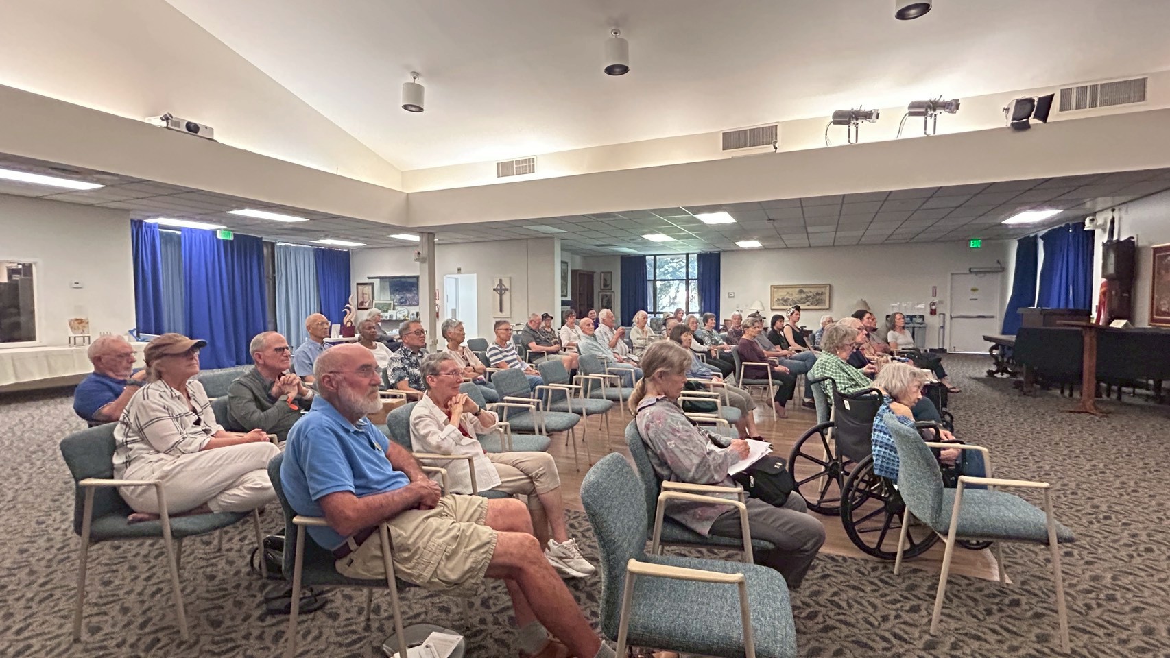 วัดพระธรรมกายแคลิฟอร์เนีย จัดกิจกรรมฝึกสมาธิให้กับสมาชิกผู้เกษียณอายุ ณ หมู่บ้านเวสท์มินสเตอร์ การ์เด้นส์