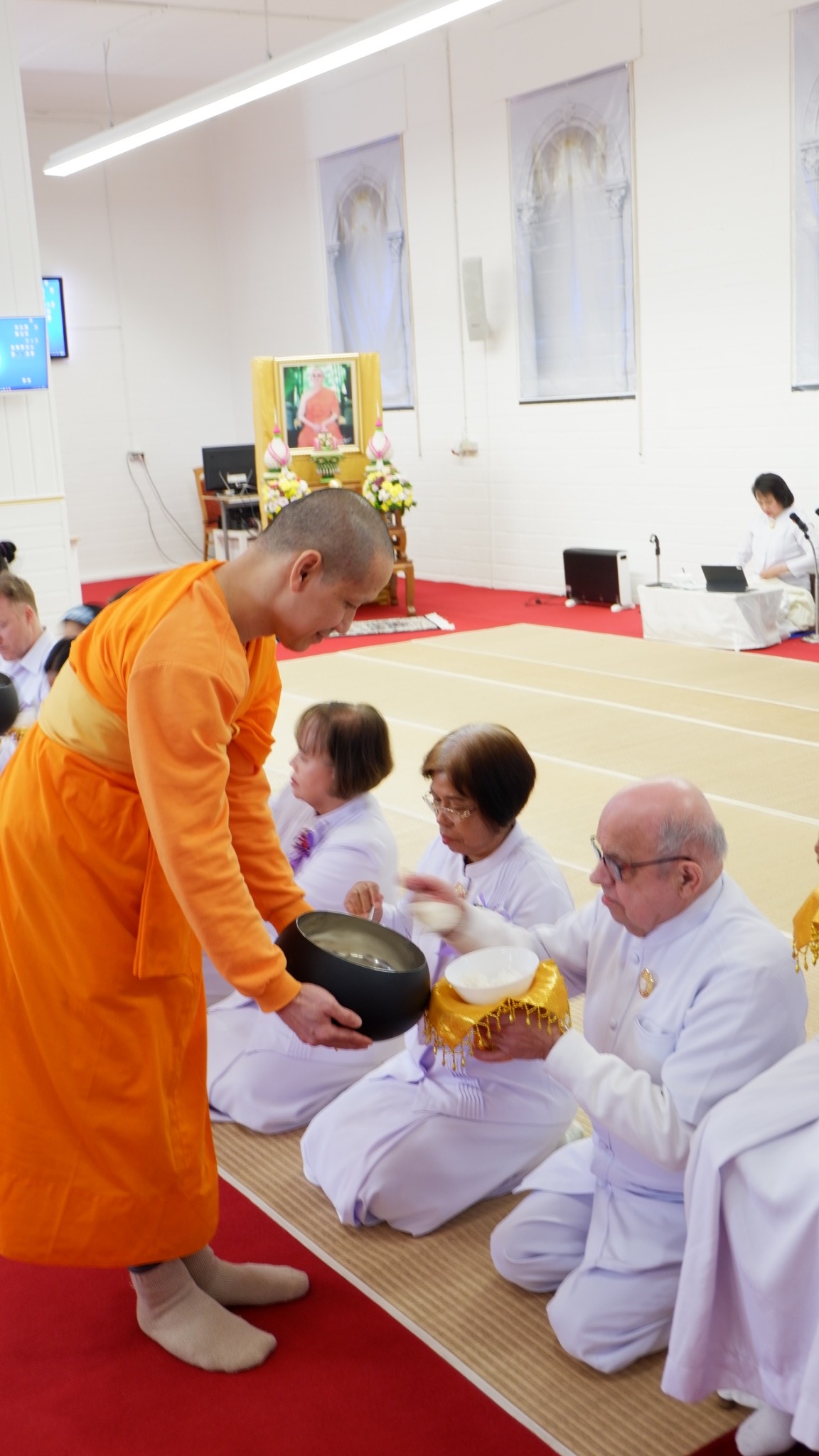 วัดพุทธนอร์ดไรน์-เวสท์ฟาเลน จัดงานบุญบูชาข้าวพระ