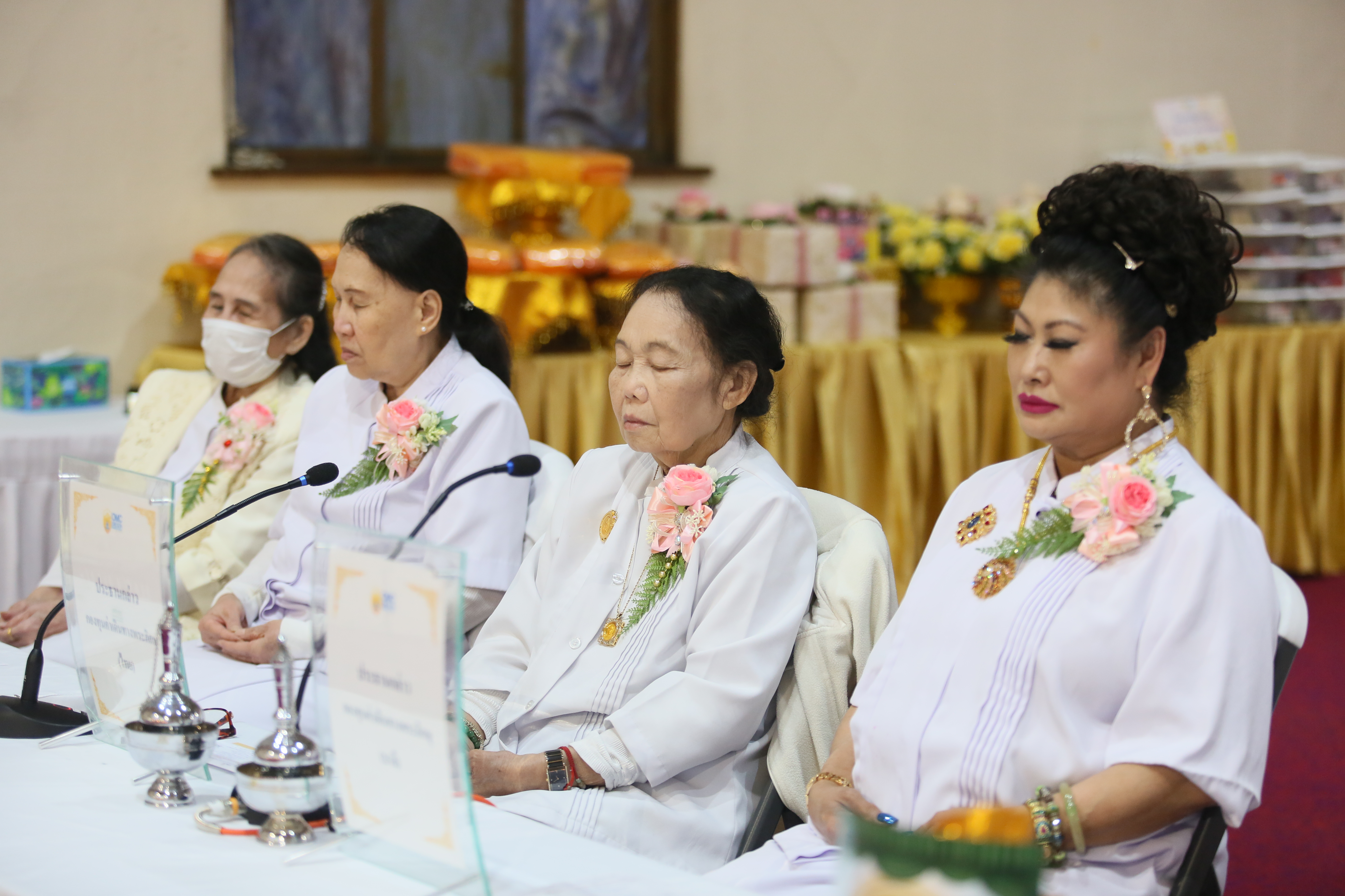 วัดพระธรรมกายออเรกอน จัดงานบุญบูชาข้าวพระ