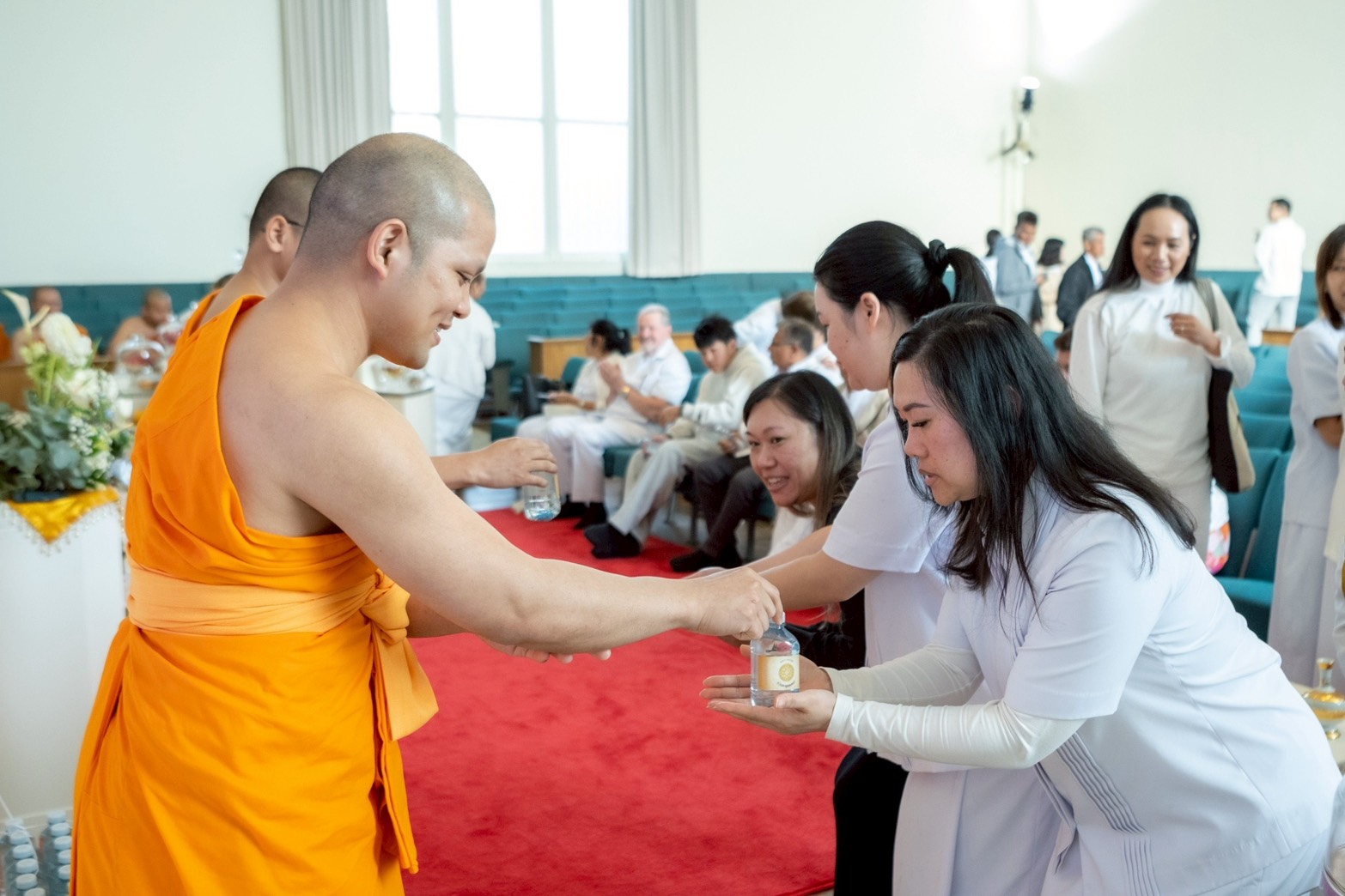 วัดพระธรรมกายเมลเบิร์น จัดพิธีบูชาข้าวพระและสักการะองค์พระธรรมกาย เนื่องในเทศกาลปีใหม่