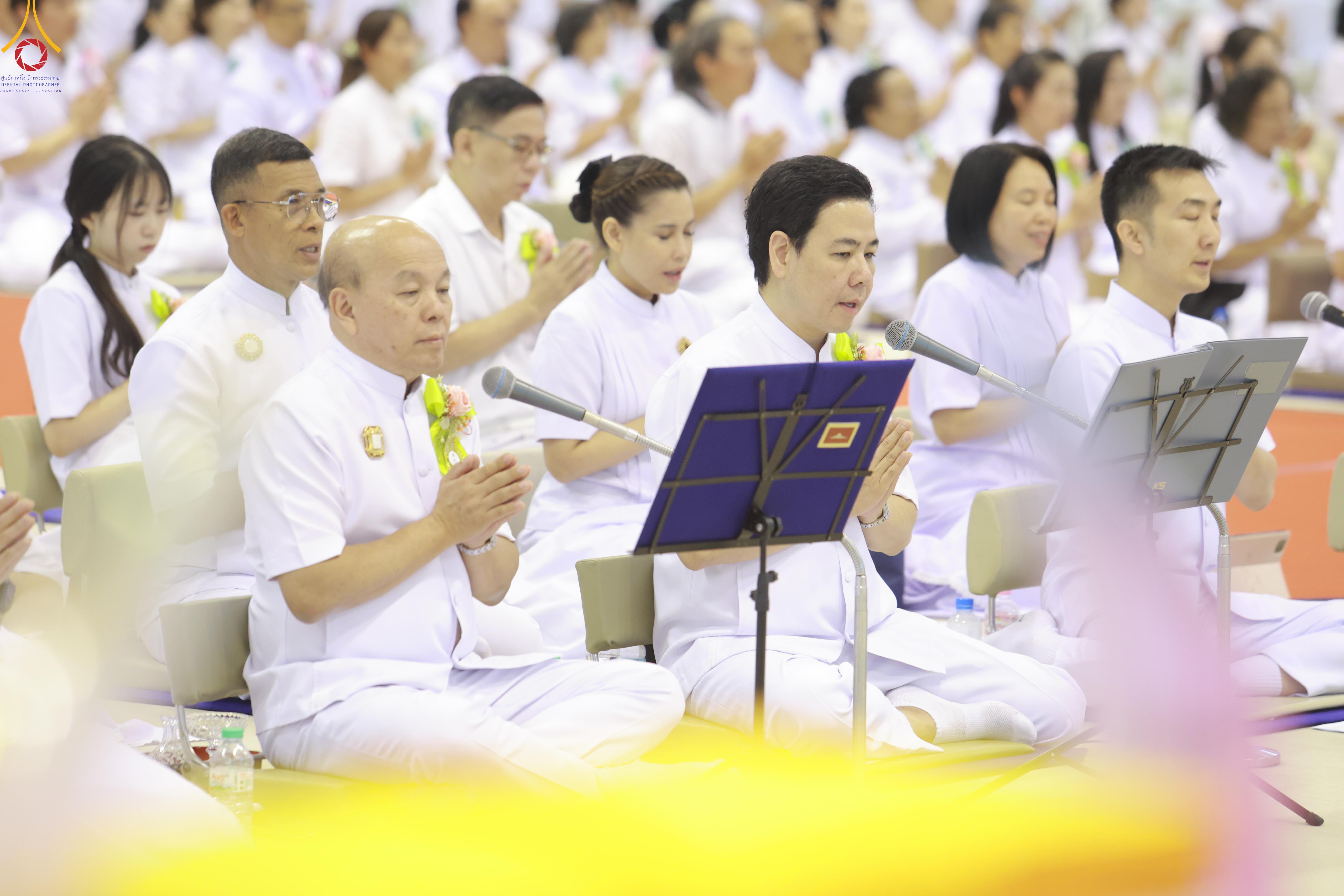 วัดพระธรรมกาย จัดพิธีบูชาข้าวพระ-พิธีทอดผ้าป่าสมทบถวายมหาสังฆทาน 40,000 กว่าวัดทั่วไทย