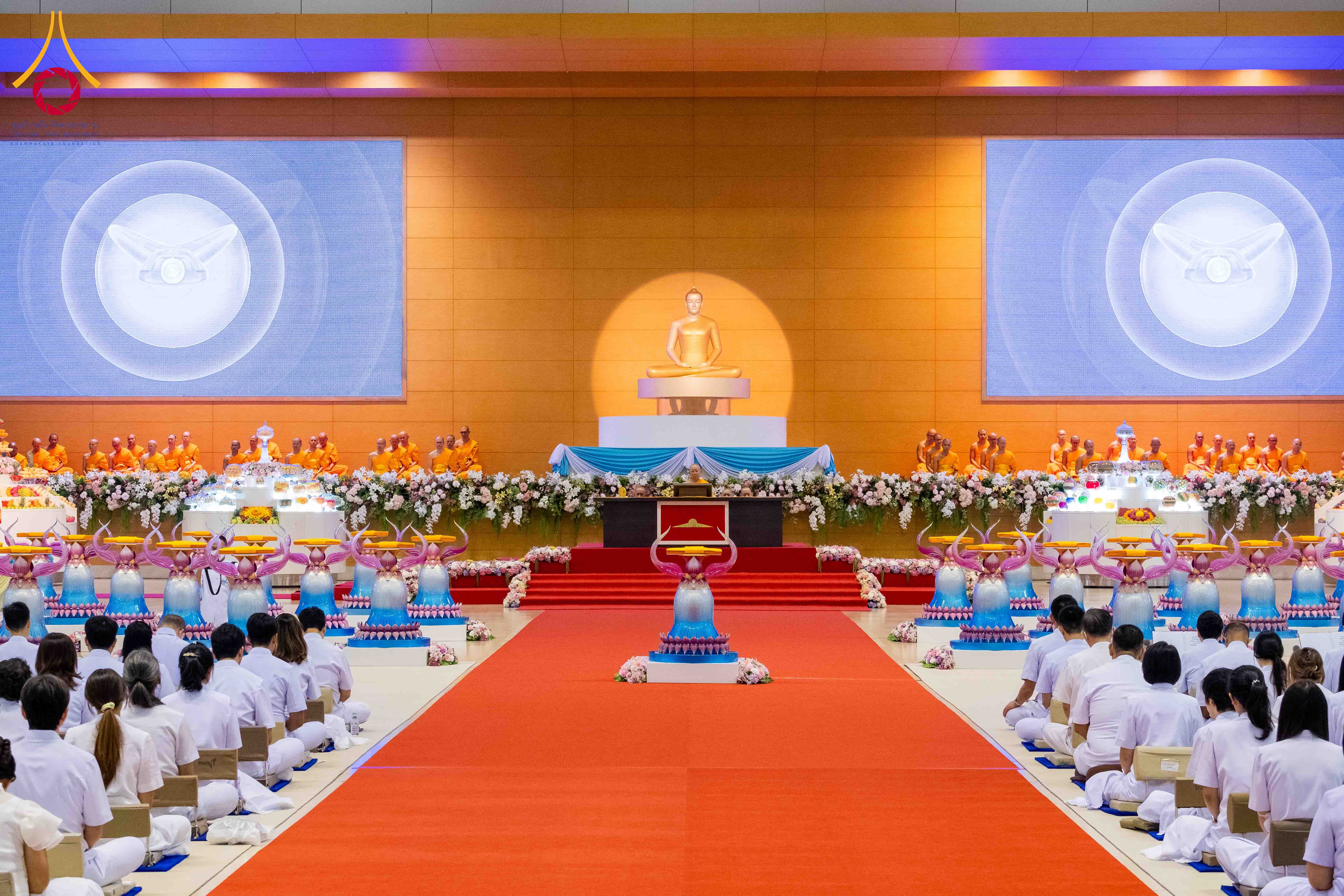 วัดพระธรรมกาย จัดพิธีบูชาข้าวพระ-พิธีทอดผ้าป่าสมทบถวายมหาสังฆทาน 40,000 กว่าวัดทั่วไทย