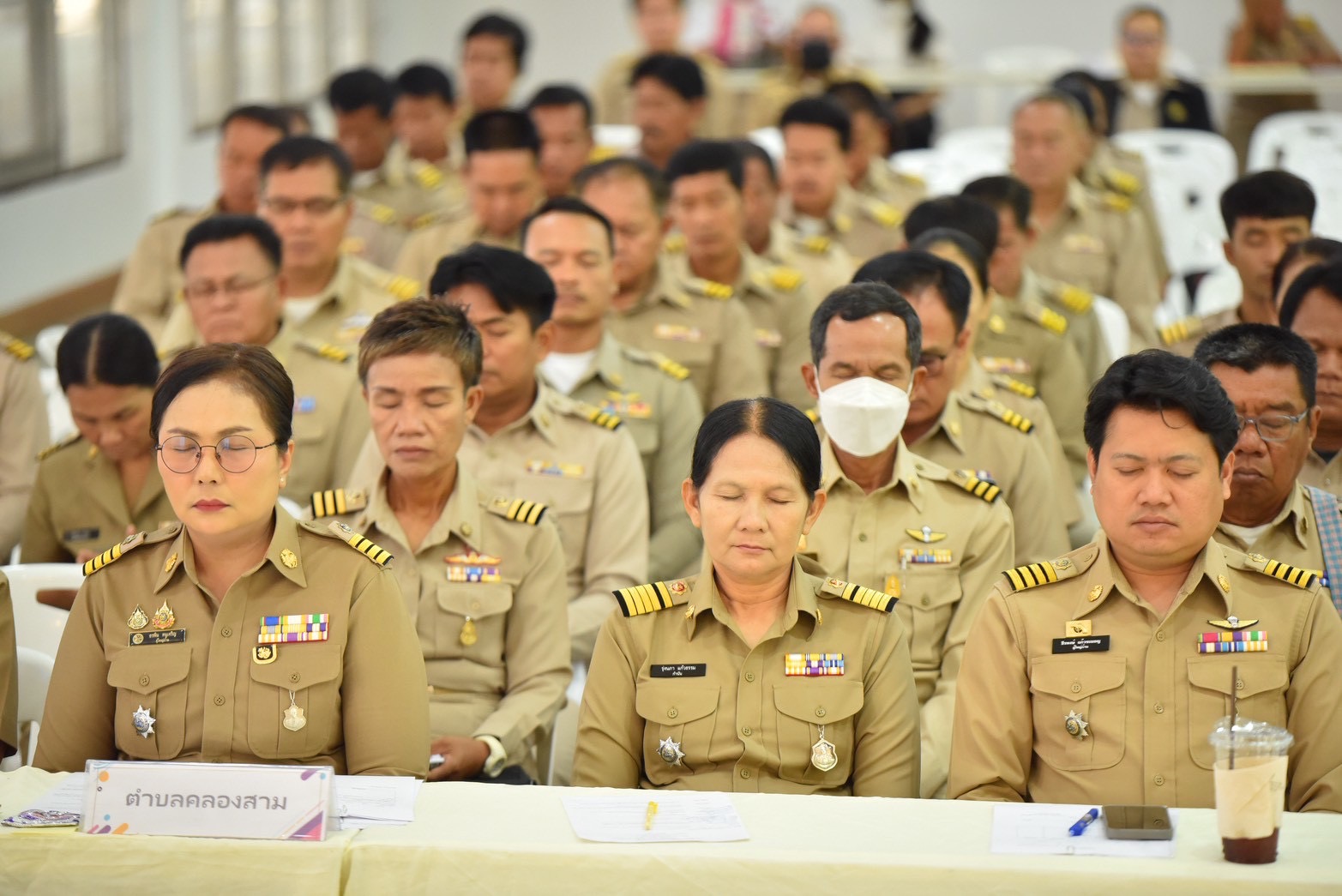 วัดพระธรรมกาย และมูลนิธิธรรมกาย ได้ให้การสนับสนุนสถานที่ สิ่งอำนวยความสะดวก เพื่อรองรับการจัดประชุมของหน่วยงานภาครัฐในพื้นที่