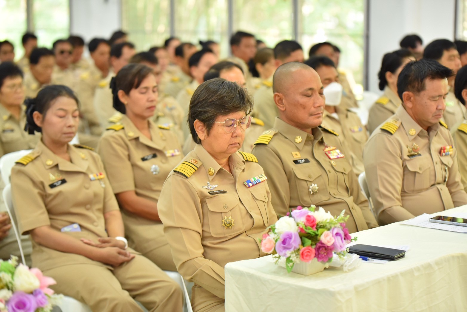 วัดพระธรรมกาย และมูลนิธิธรรมกาย ได้ให้การสนับสนุนสถานที่ สิ่งอำนวยความสะดวก เพื่อรองรับการจัดประชุมของหน่วยงานภาครัฐในพื้นที่