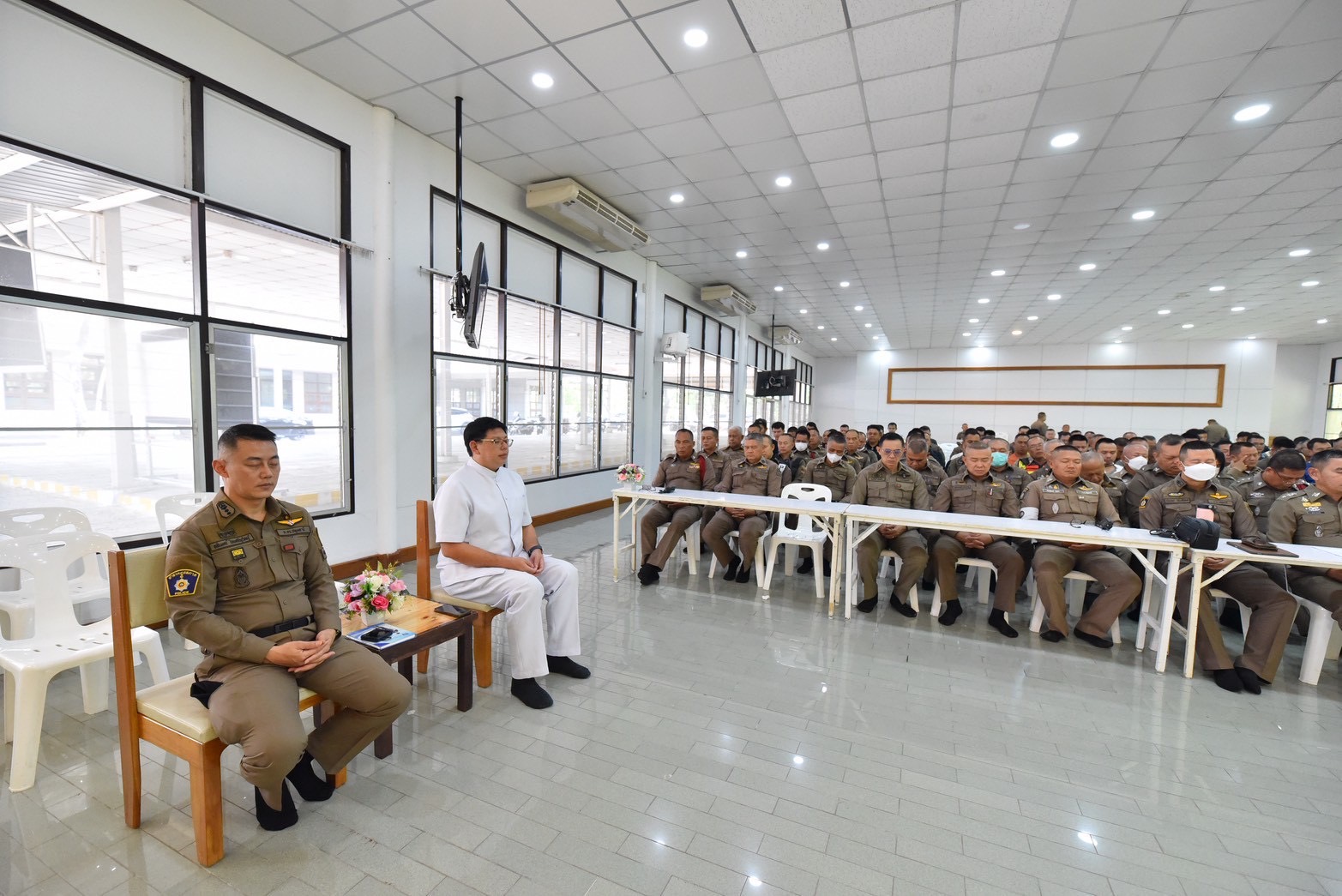 วัดพระธรรมกาย และมูลนิธิธรรมกาย ได้ให้การสนับสนุนสถานที่ สิ่งอำนวยความสะดวก เพื่อรองรับการจัดประชุมของหน่วยงานภาครัฐในพื้นที่