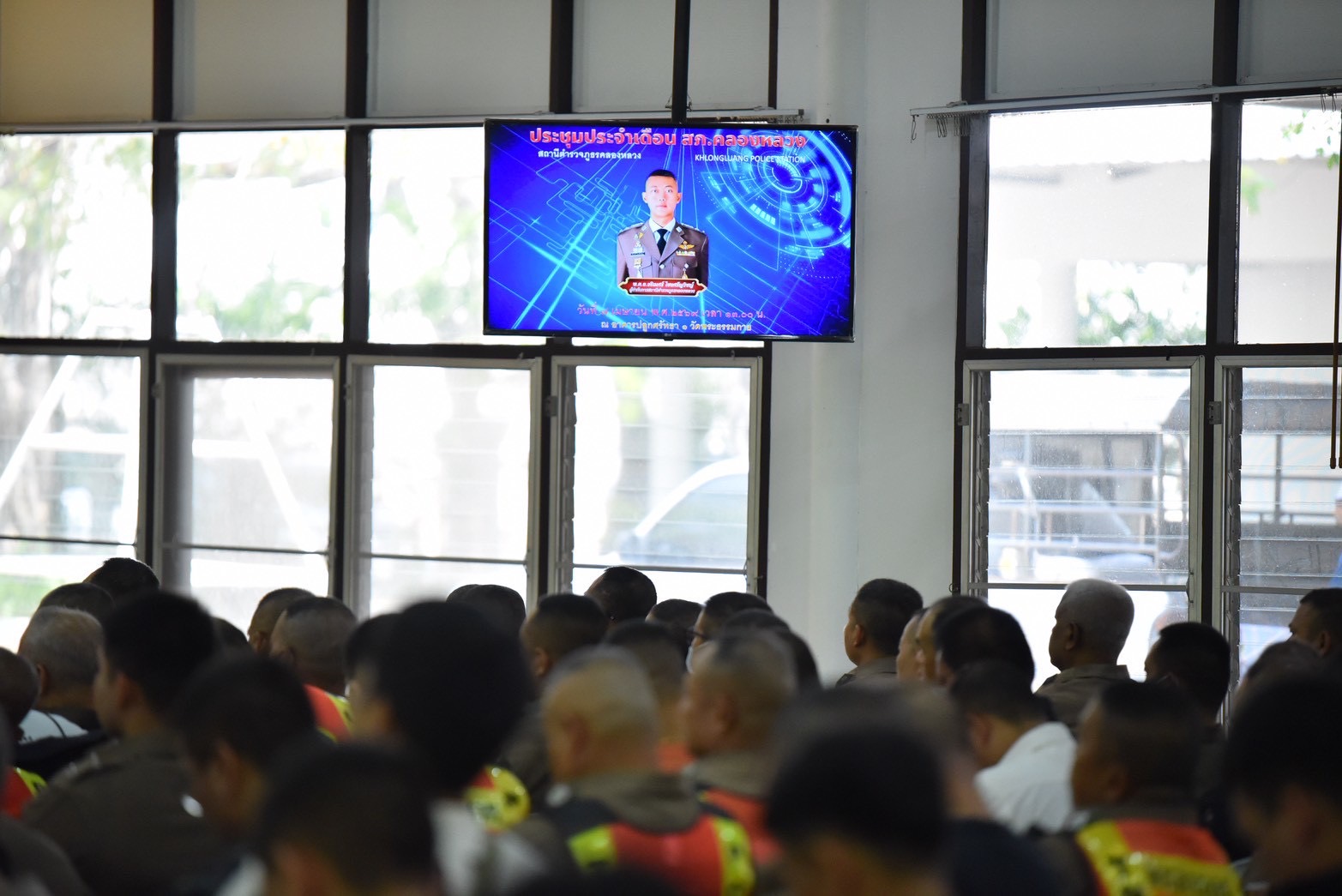 วัดพระธรรมกาย และมูลนิธิธรรมกาย ได้ให้การสนับสนุนสถานที่ สิ่งอำนวยความสะดวก เพื่อรองรับการจัดประชุมของหน่วยงานภาครัฐในพื้นที่