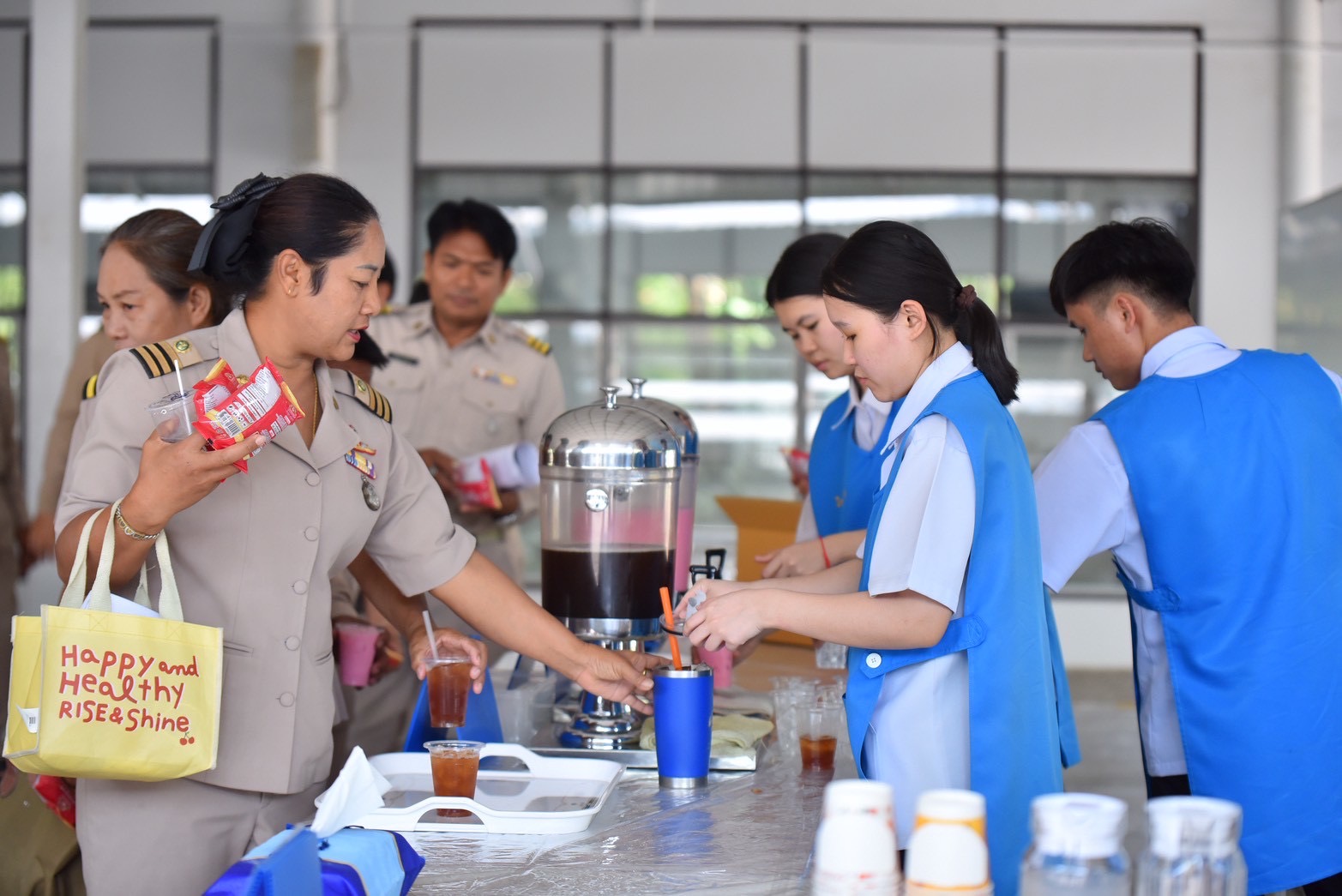 วัดพระธรรมกาย และมูลนิธิธรรมกาย ได้ให้การสนับสนุนสถานที่ สิ่งอำนวยความสะดวก เพื่อรองรับการจัดประชุมของหน่วยงานภาครัฐในพื้นที่