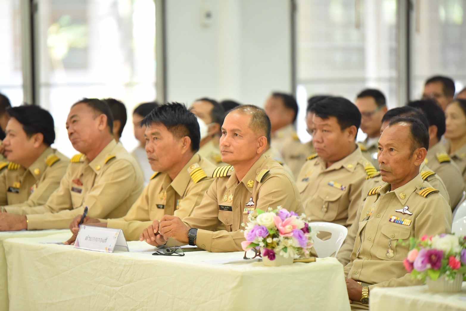 วัดพระธรรมกาย และมูลนิธิธรรมกาย ได้ให้การสนับสนุนสถานที่ สิ่งอำนวยความสะดวก เพื่อรองรับการจัดประชุมของหน่วยงานภาครัฐในพื้นที่