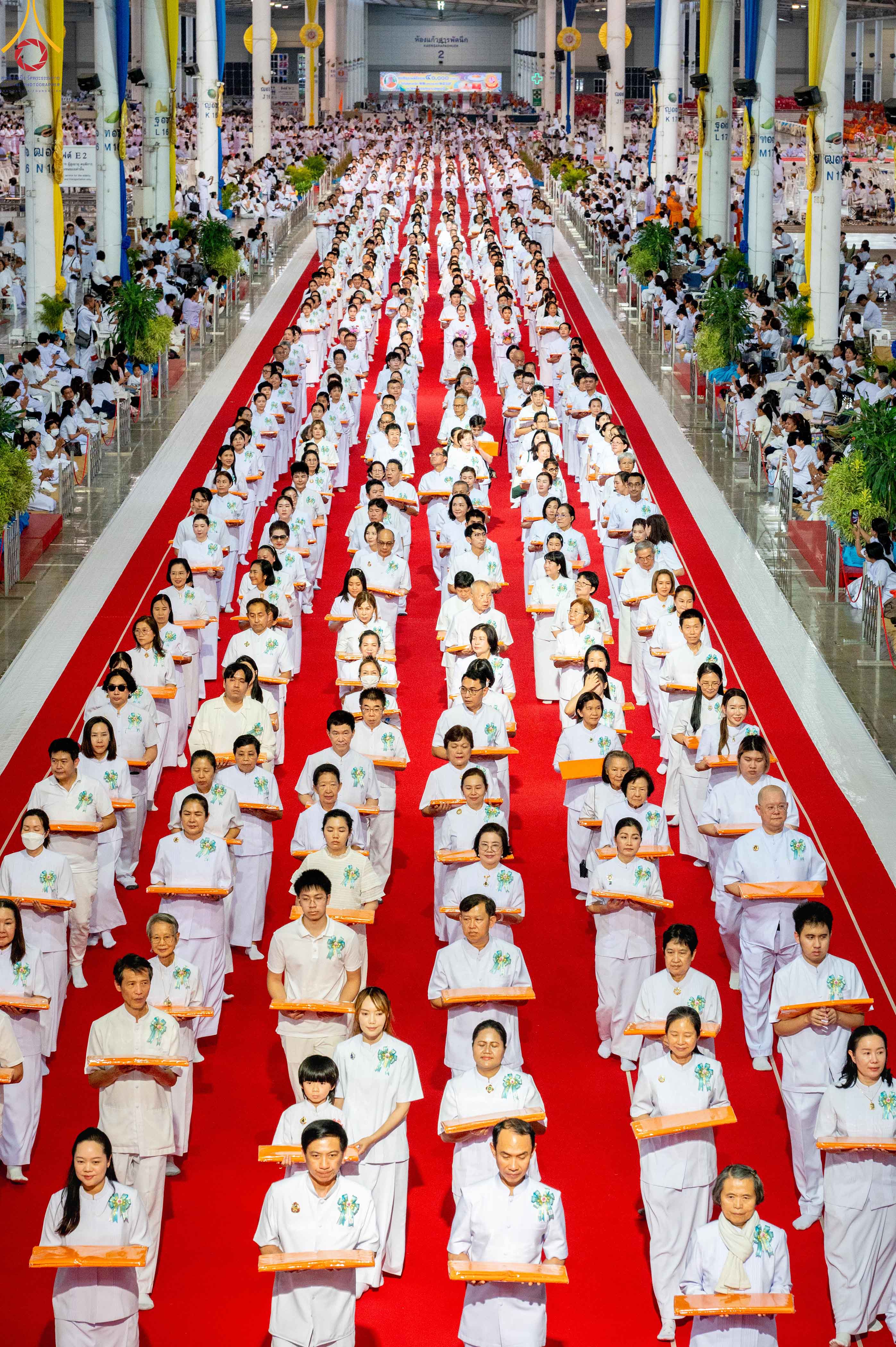 วัดพระธรรมกาย จัดพิธีบูชาข้าวพระ-พิธีทอดผ้าป่าสมทบถวายมหาสังฆทาน 40,000 กว่าวัดทั่วไทย
