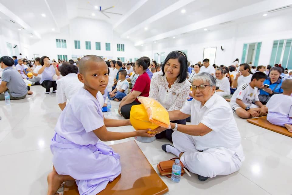 ศูนย์อบรมเยาวชนลาดหลุมแก้ว จัดพิธีบรรพชาสามเณร