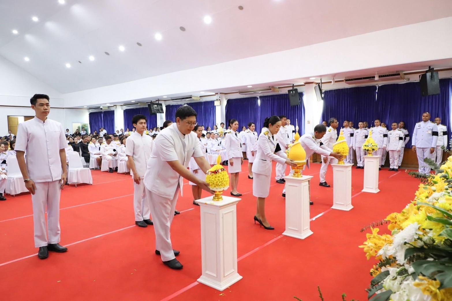 คณะศิษย์วัดพระธรรมกาย ร่วมพิธีวันจักรี จังหวัดปทุมธานี 