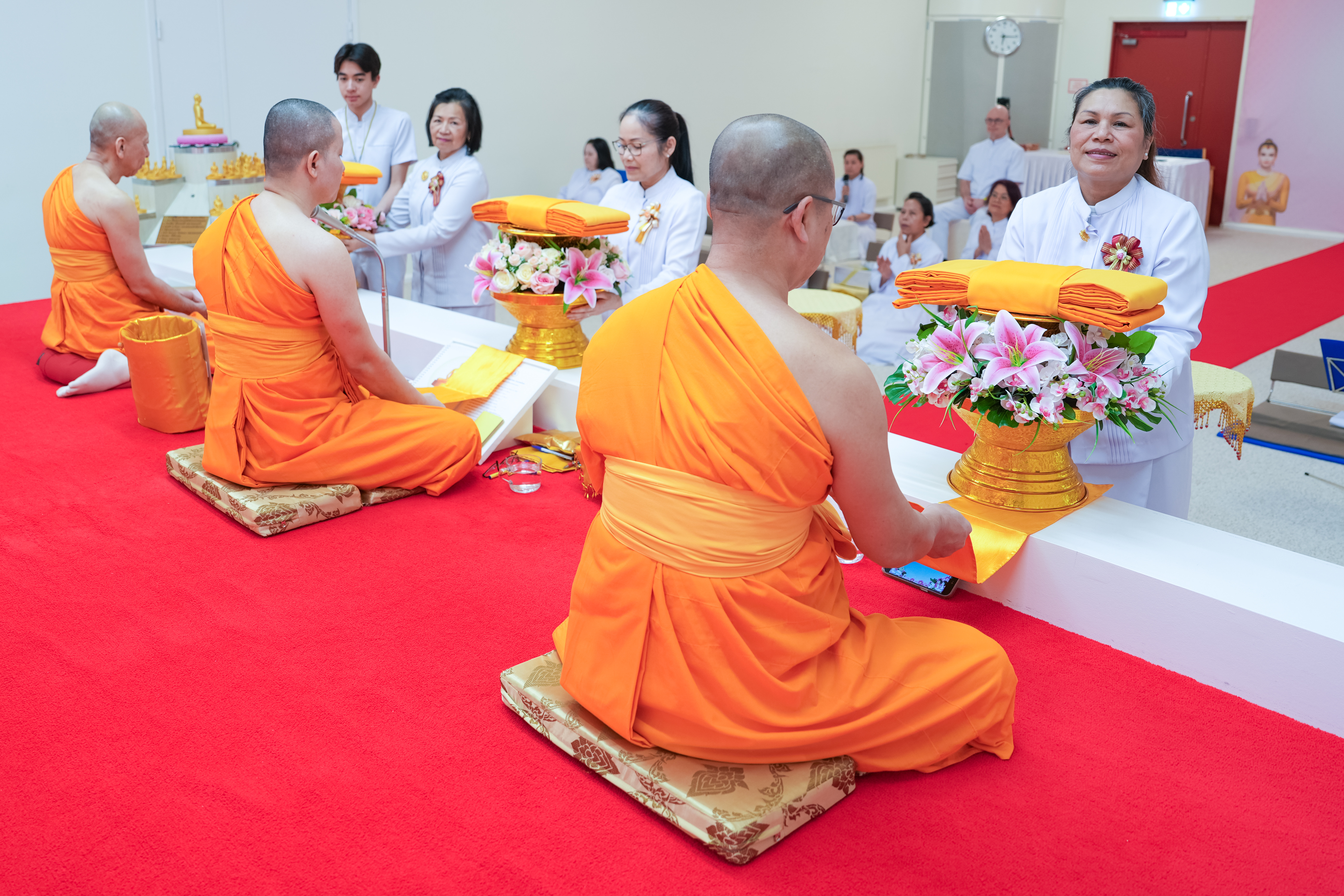 วัดพระธรรมกายสตอกโฮล์ม จัดงานบุญบูชาข้าวพระ