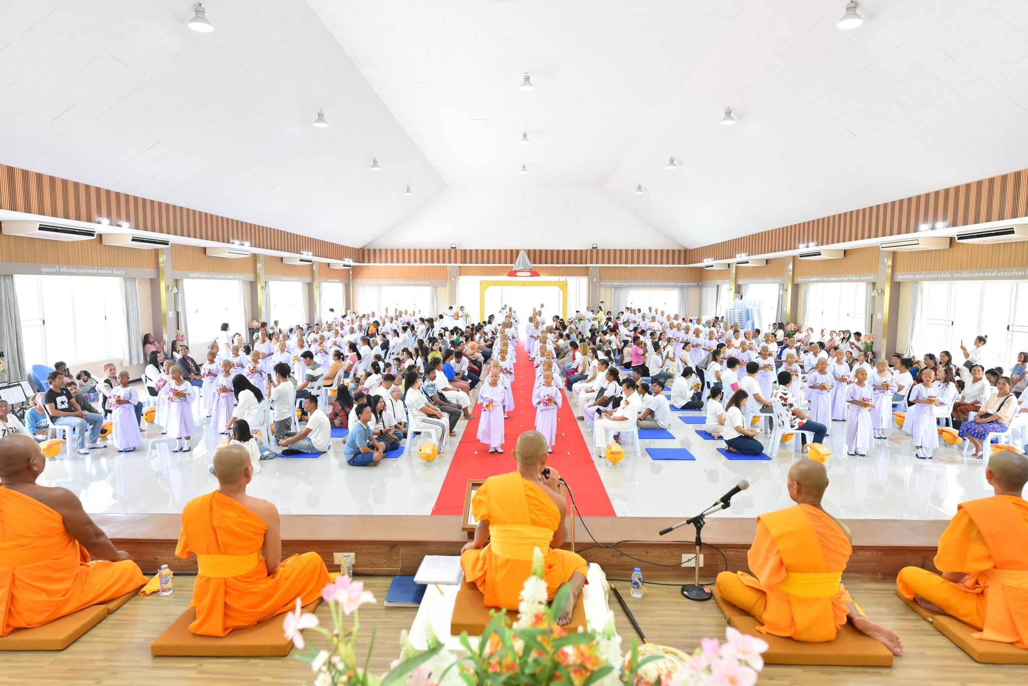 ศูนย์ปฏิบัติธรรมพนมสารคาม จัดพิธีขอขมา และพิธีบรรพชา สามเณรภาคฤดูร้อน
