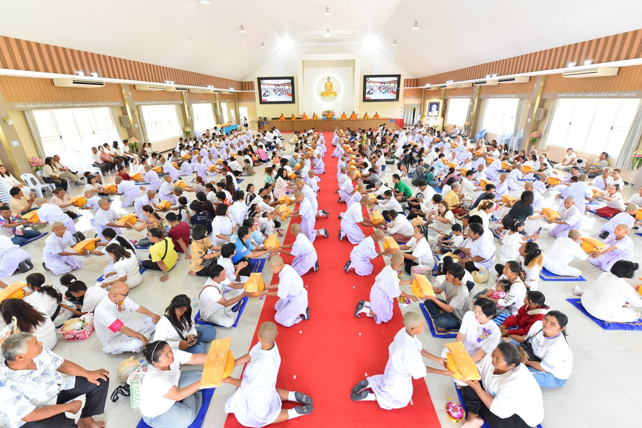 ศูนย์ปฏิบัติธรรมพนมสารคาม จัดพิธีขอขมา และพิธีบรรพชา สามเณรภาคฤดูร้อน