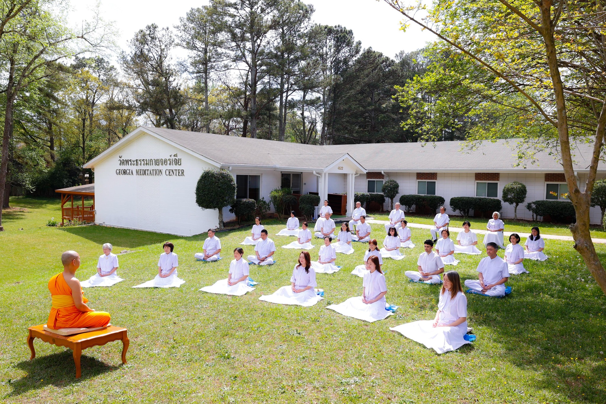 วัดพระธรรมกายจอร์เจีย จัดโครงการปฏิบัติธรรมพิเศษ “ดอกไม้บาน”