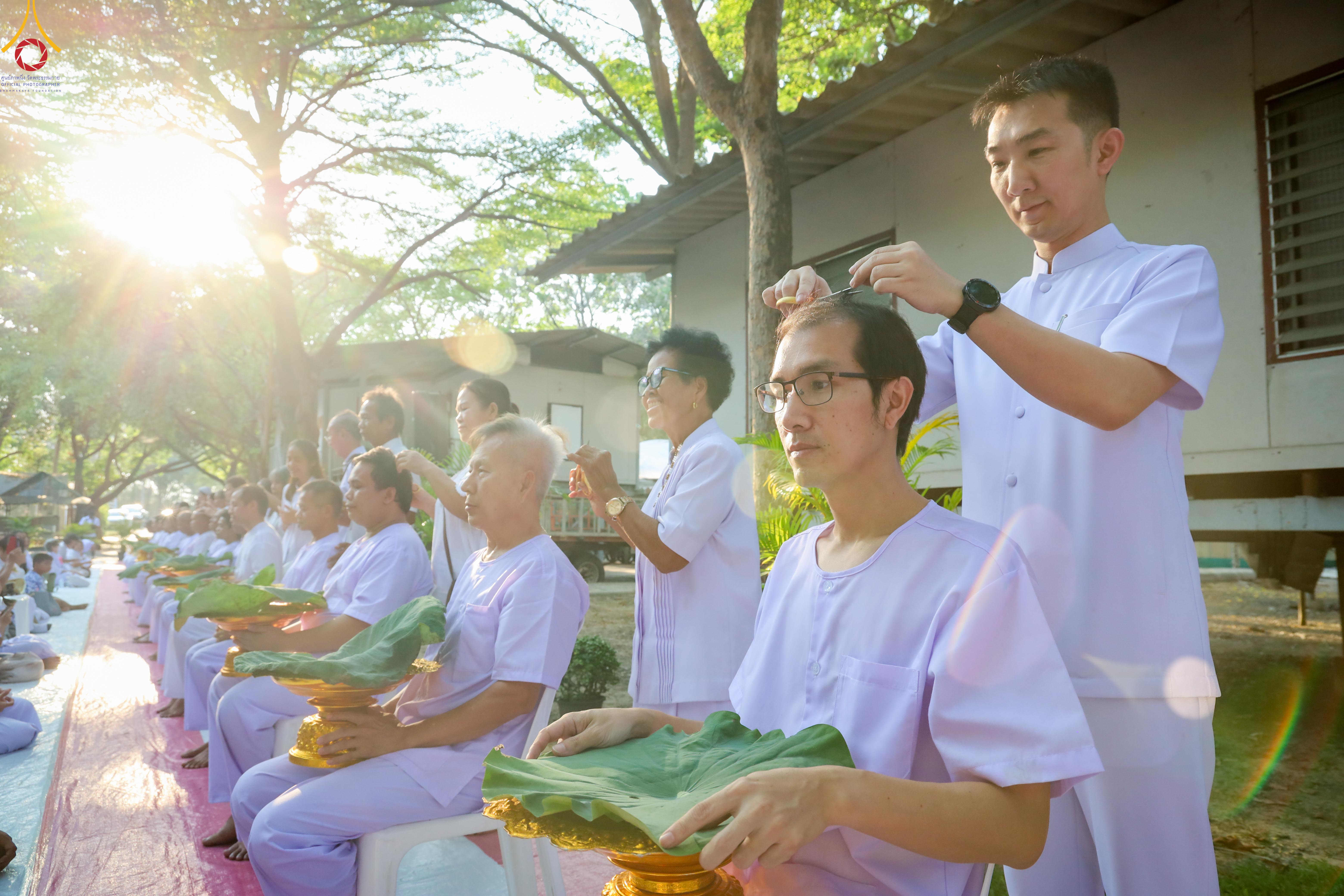 พิธีตัดปอยผมโครงการบวชบูชาธรรม 82 ปี หลวงพ่อธัมมชโย