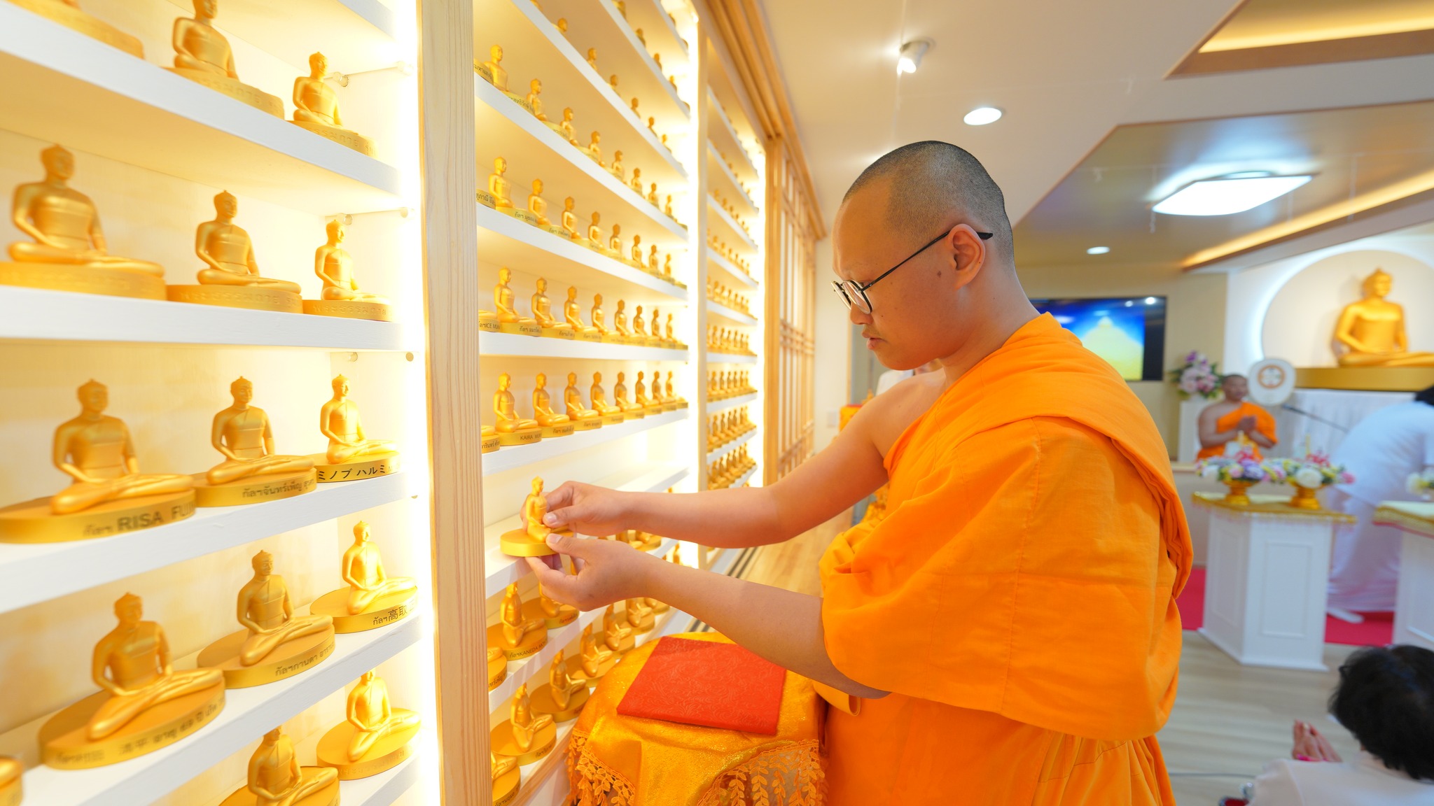 วัดพระธรรมกายโอซาก้า จัดงานบุญบูชาข้าวพระ