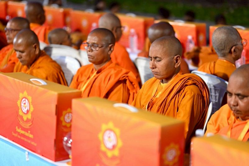 วัดพระธรรมกาย ร่วมกับพุทธสภาแห่งอินเดีย ถวายมหาสังฆทาน 135 วัด รำลึกชาตกาลรัฐบุรุษผู้ฟื้นฟูพุทธศาสนา