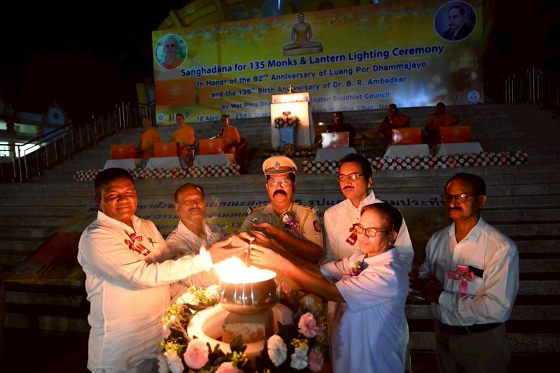 วัดพระธรรมกาย ร่วมกับพุทธสภาแห่งอินเดีย ถวายมหาสังฆทาน 135 วัด รำลึกชาตกาลรัฐบุรุษผู้ฟื้นฟูพุทธศาสนา