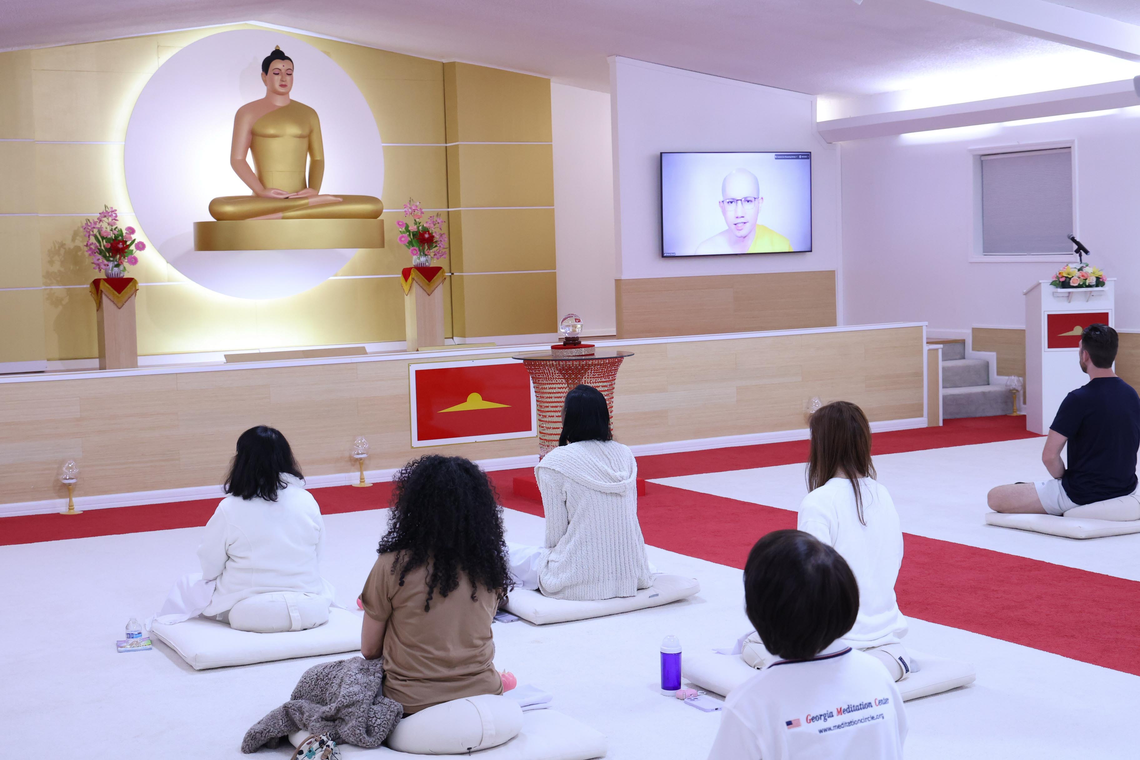 วัดพระธรรมกายจอร์เจีย จัดปฏิบัติธรรม FULL MOON MEDITATION DAY