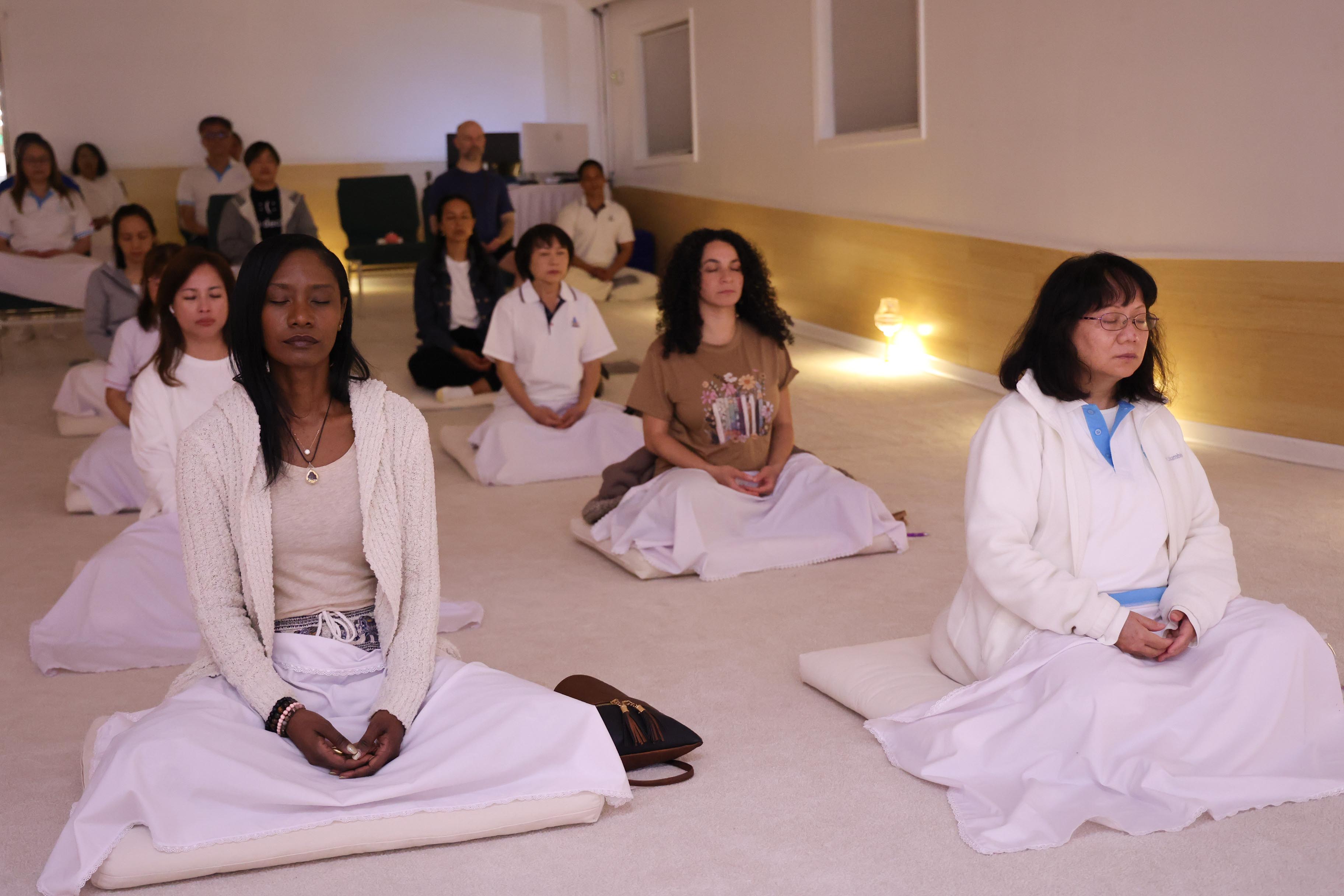 วัดพระธรรมกายจอร์เจีย จัดปฏิบัติธรรม FULL MOON MEDITATION DAY