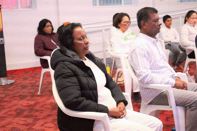 ชาวนิวซีแลนด์สนใจนั่งสมาธิ ร่วมปฏิบัติธรรมที่วัดพระธรรมกายดะนีดิน