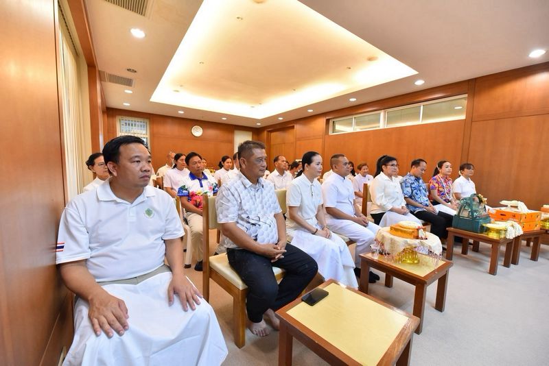 องค์กรภาคีเครือข่าย "บวร" ได้พร้อมใจกันเข้ากราบถวายสักการะพระเถระผู้ใหญ่ เนื่องในโอกาสเทศกาลสงกรานต์ 