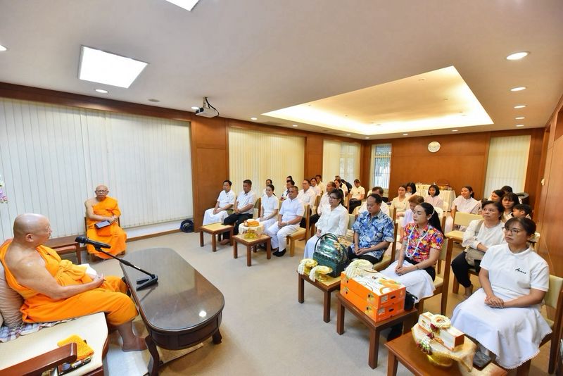 องค์กรภาคีเครือข่าย "บวร" ได้พร้อมใจกันเข้ากราบถวายสักการะพระเถระผู้ใหญ่ เนื่องในโอกาสเทศกาลสงกรานต์ 