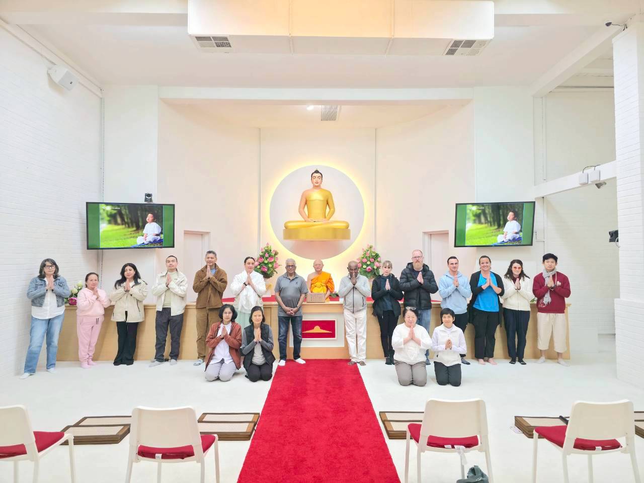 วัดพระธรรมกายแคลิฟอร์เนีย จัดกิจกรรมฝึกสมาธิให้กับชาวท้องถิ่น