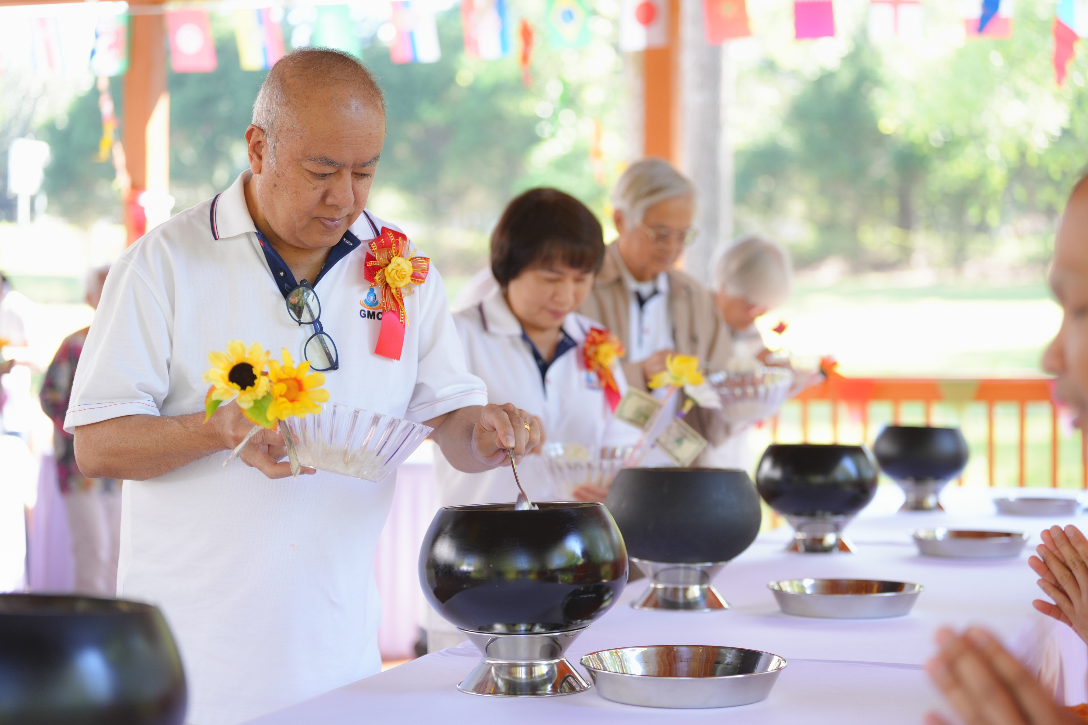 วัดพระธรรมกายจอร์เจีย จัดงานบุญวันสงกรานต์