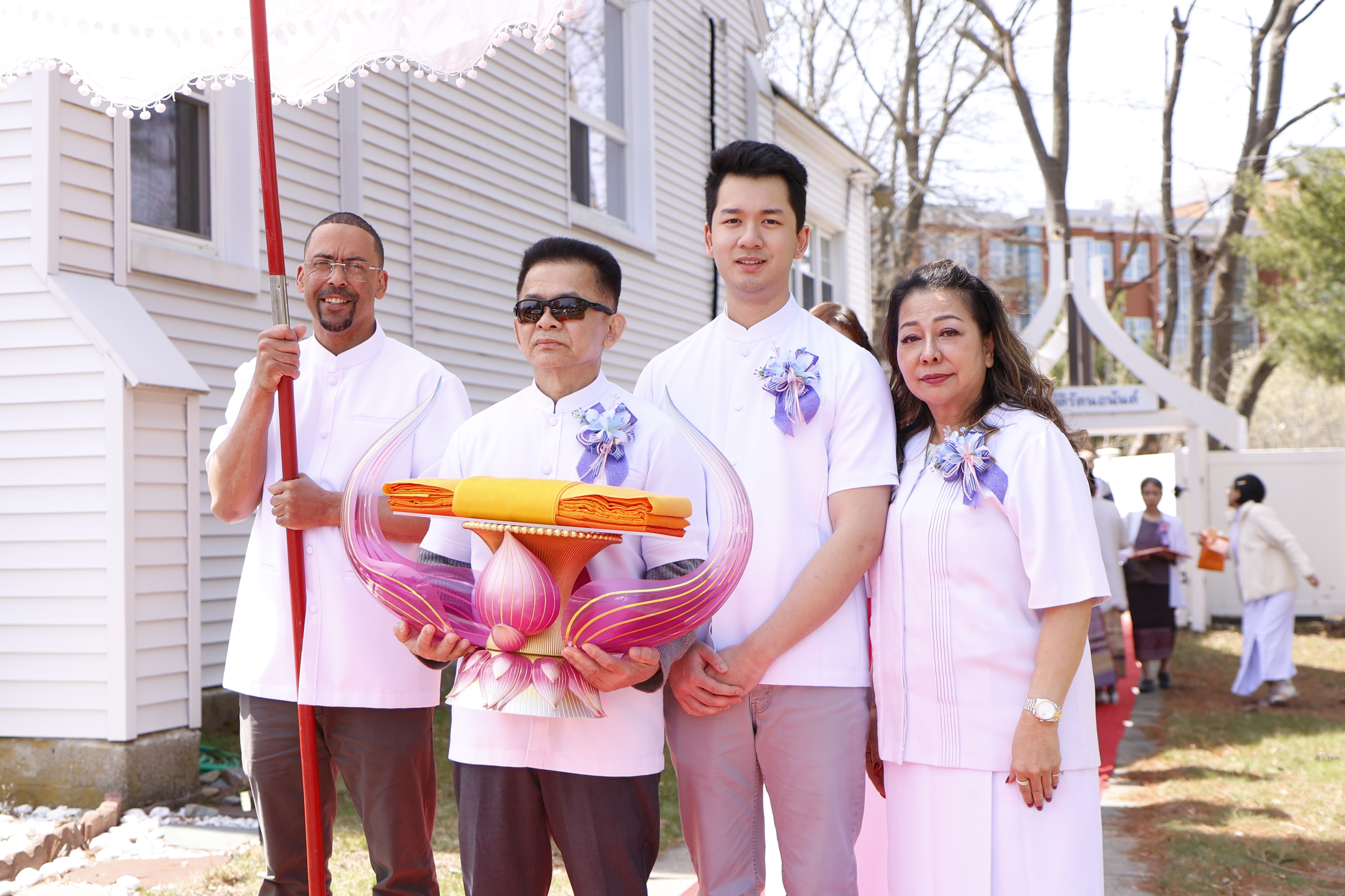 วัดพระธรรมกายบอสตัน จัดงานบุญวันอาทิตย์ และวันสงกรานต์