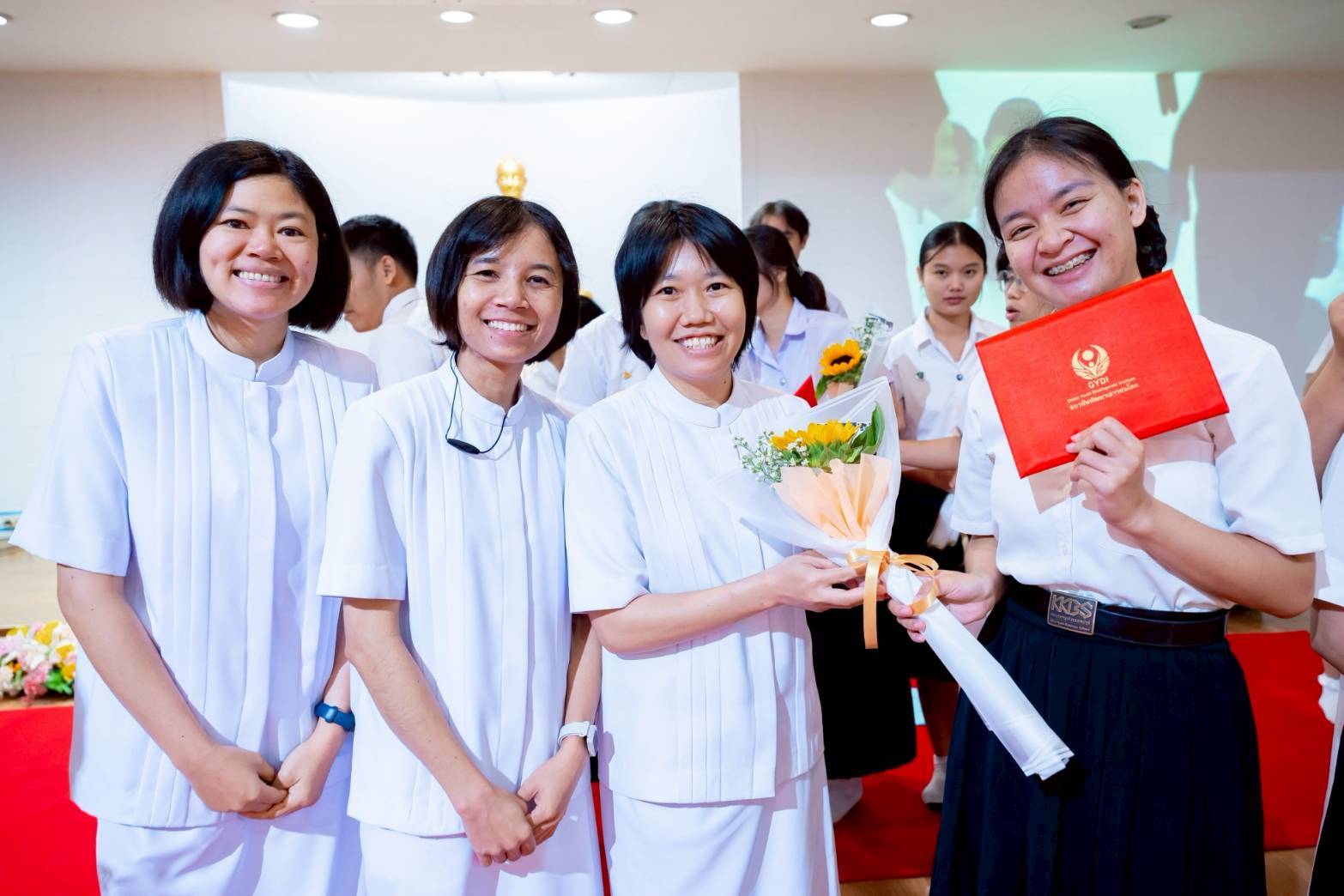 สถาบันพัฒนาเยาวชนโลก จัดพิธีมุทิตาจิตและมอบปริญญาบัตรแด่ยอดนักสร้างบารมีขุนพลชมรมพุทธ