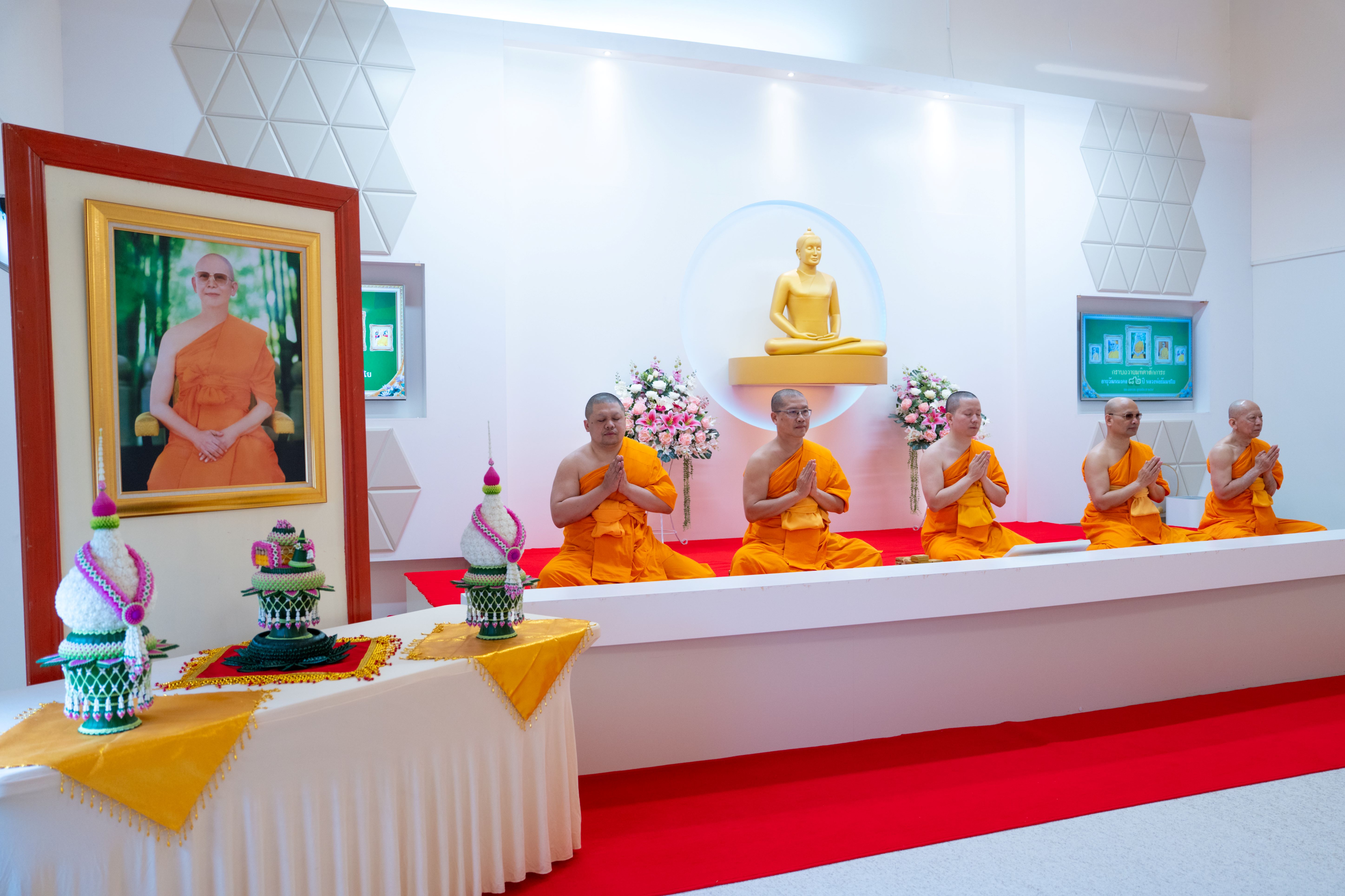 วัดพระธรรมกายสตอกโฮล์ม จัดพิธีมุทิตา อายุวัฒนมงคล 82 ปี หลวงพ่อธัมมชโย