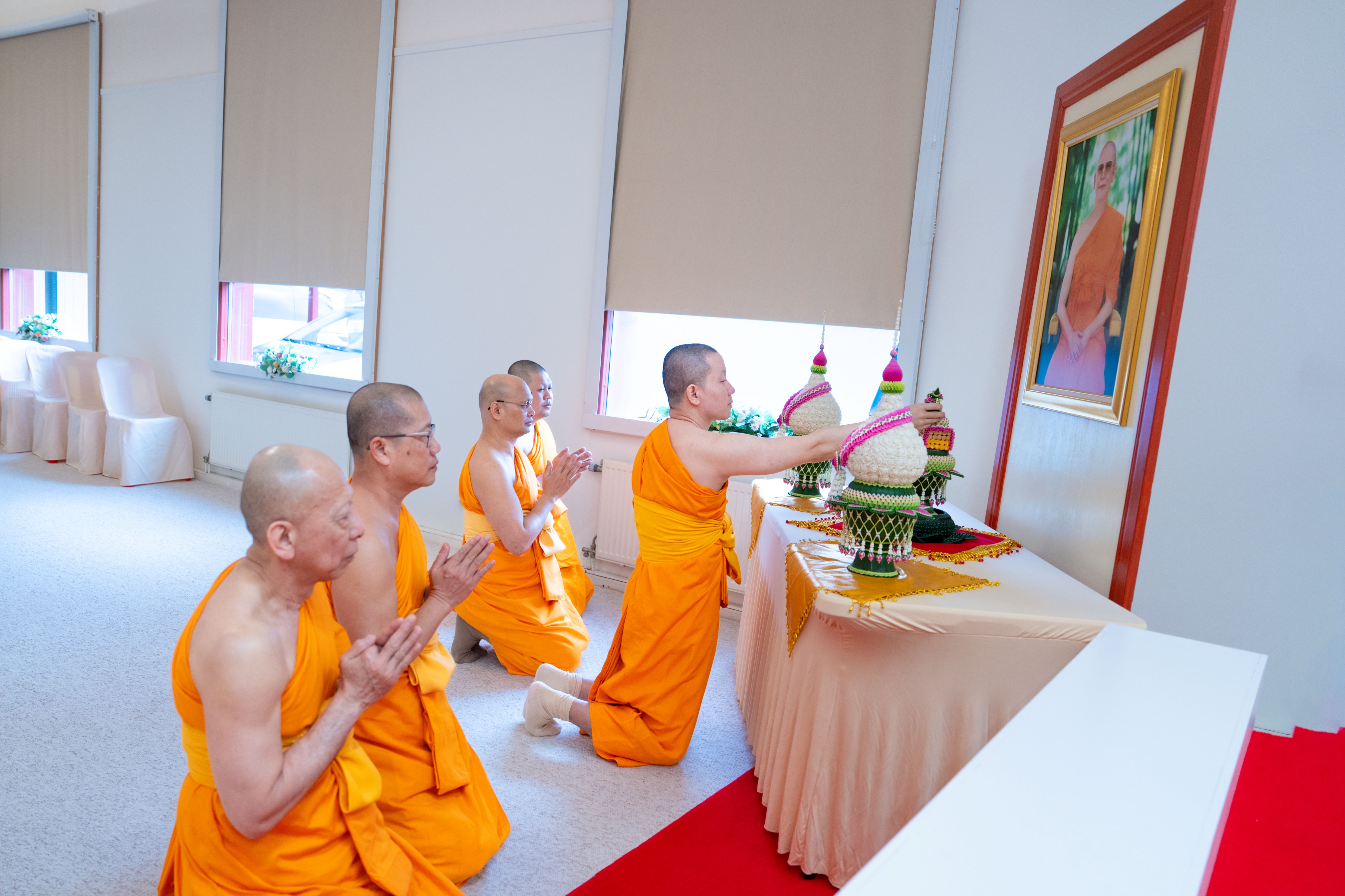 วัดพระธรรมกายสตอกโฮล์ม จัดพิธีมุทิตา อายุวัฒนมงคล 82 ปี หลวงพ่อธัมมชโย