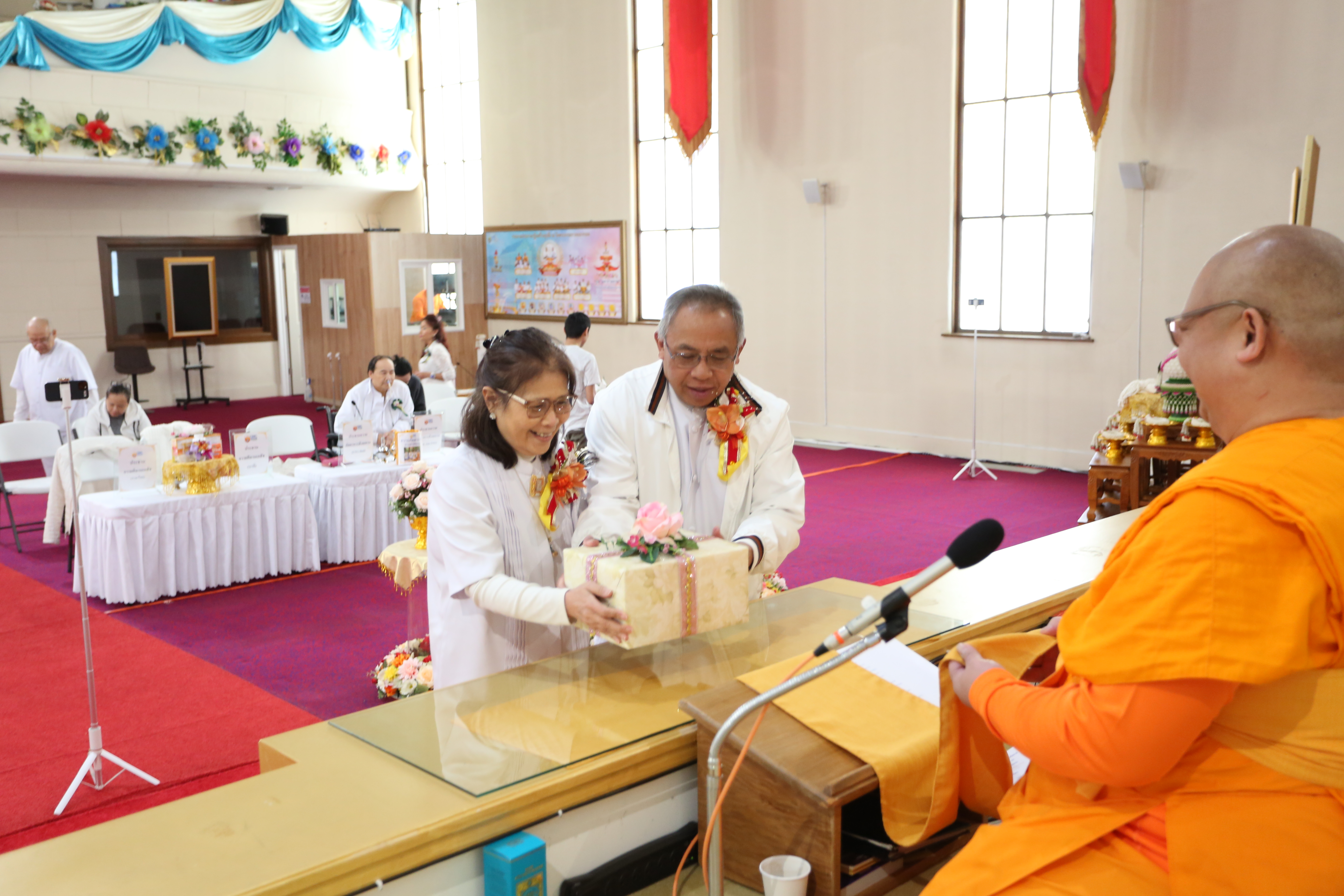 วัดพระธรรมกายออเรกอน จัดพิธีมุทิตาอายุวัฒนมงคล 82 ปี หลวงพ่อธัมมชโย