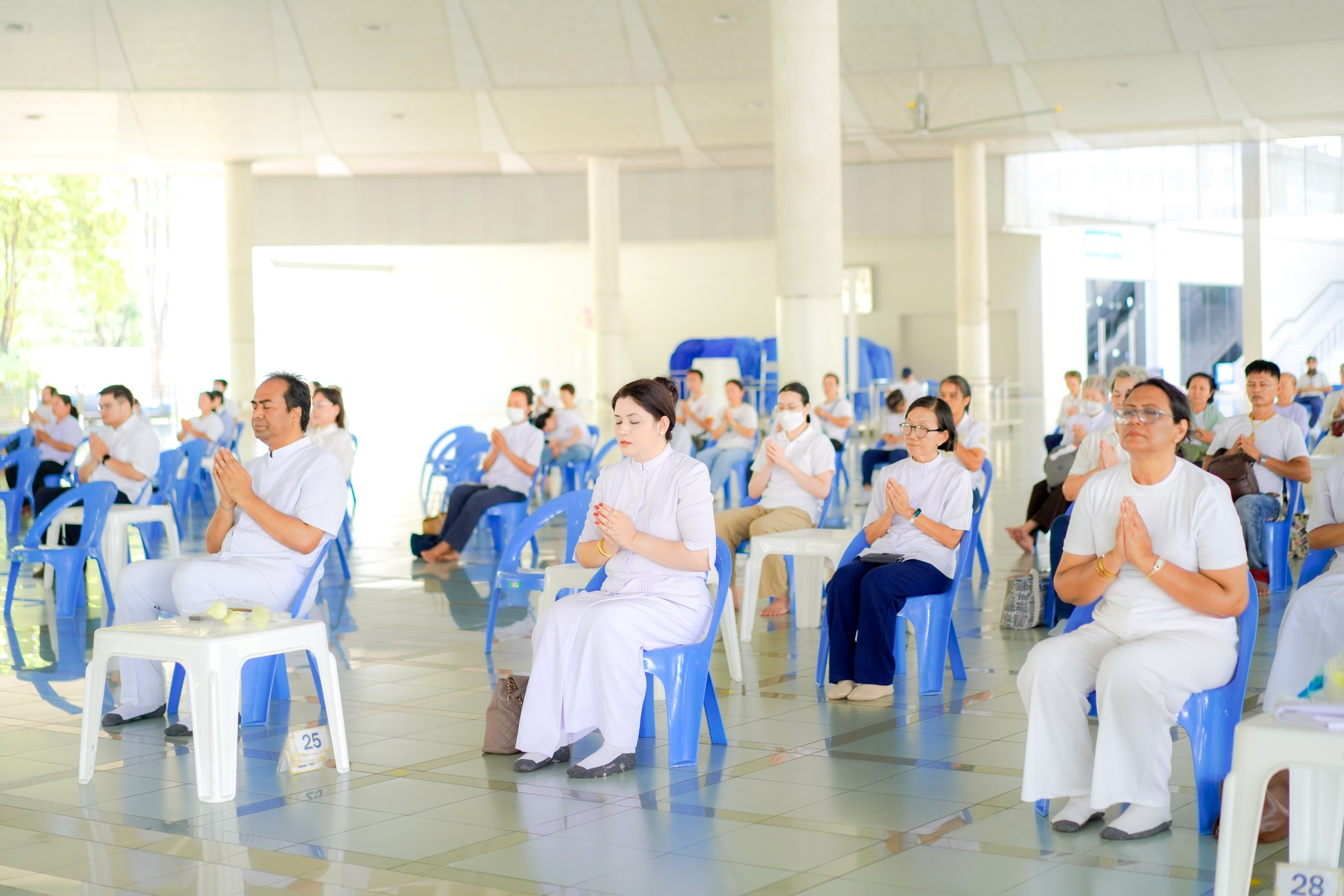 ชาวบังกลาเทศ เดินทางมาเยี่ยมชมวัดพระธรรมกาย