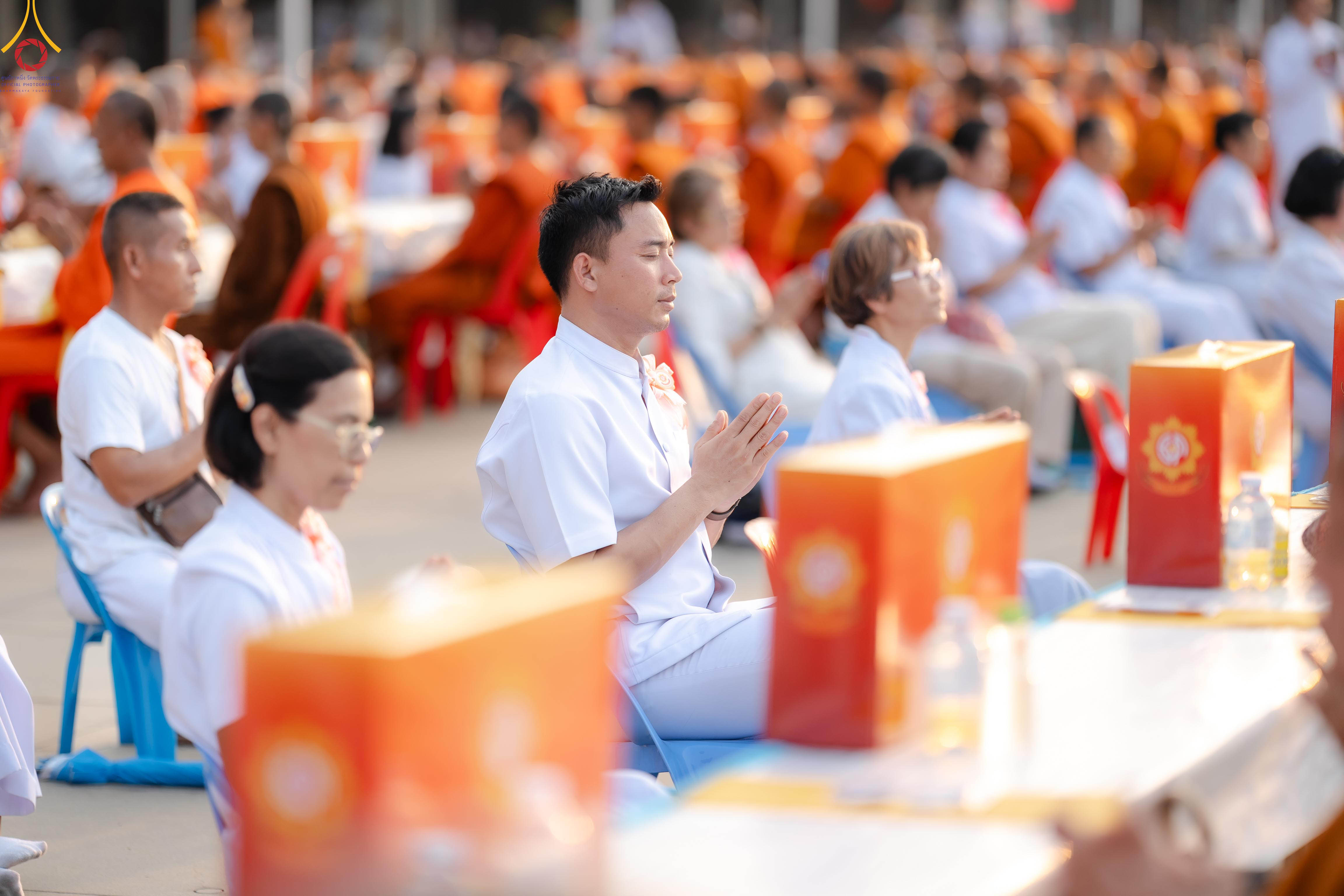 วัดพระธรรมกาย จัดพิธีถวายมหาสังฆทาน 40,000 กว่าวัดทั่วประเทศเนื่องในวันคุ้มครองโลก