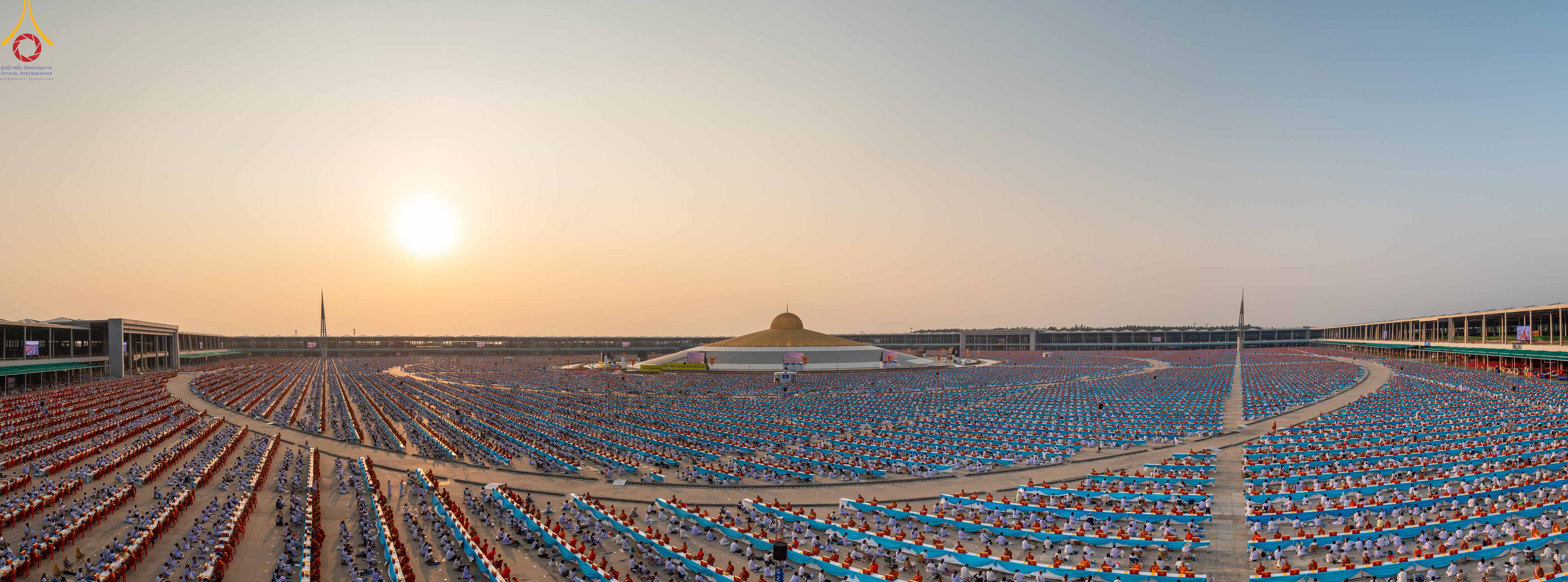 วัดพระธรรมกาย จัดพิธีถวายมหาสังฆทาน 40,000 กว่าวัดทั่วประเทศเนื่องในวันคุ้มครองโลก