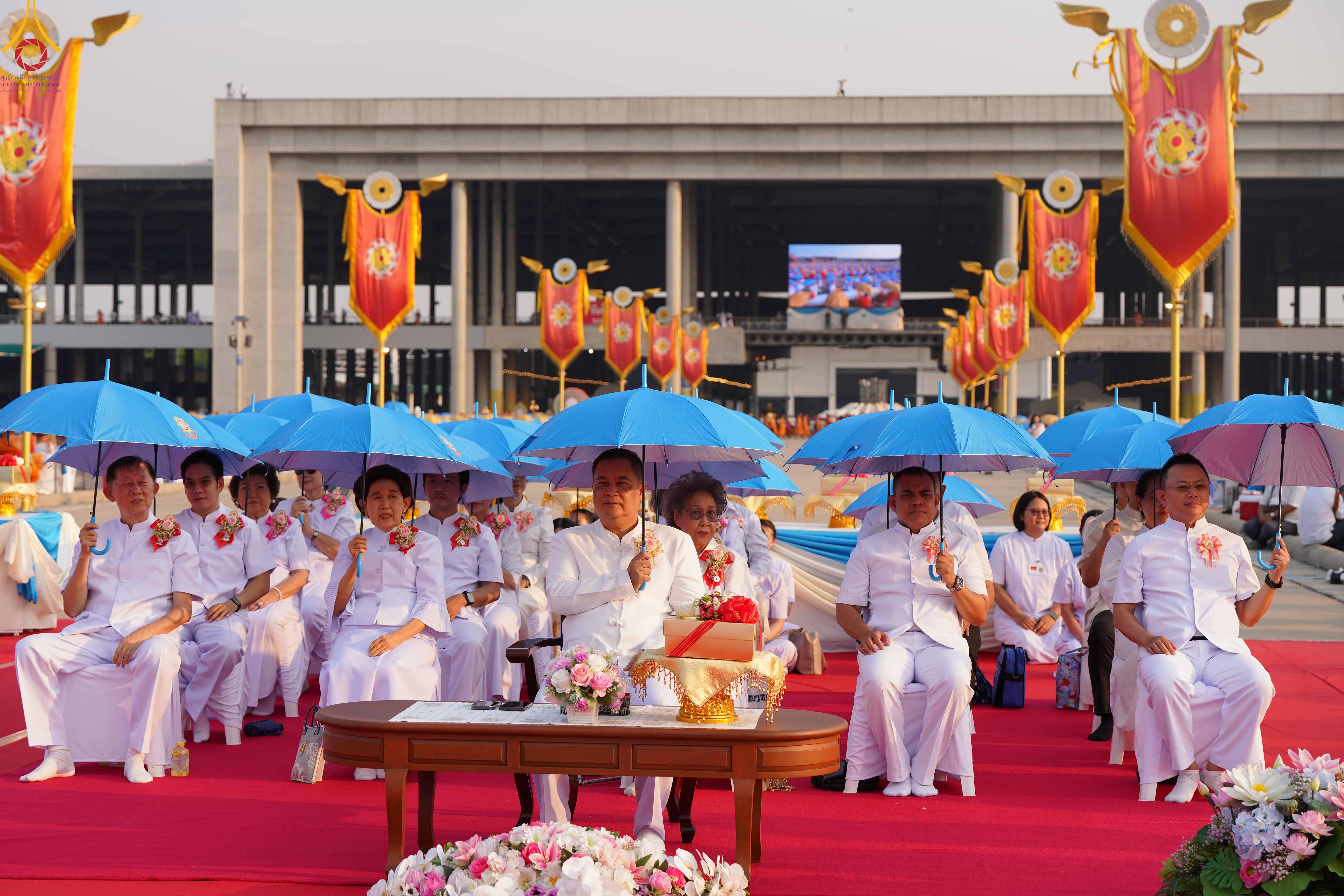 วัดพระธรรมกาย จัดพิธีถวายมหาสังฆทาน 40,000 กว่าวัดทั่วประเทศเนื่องในวันคุ้มครองโลก