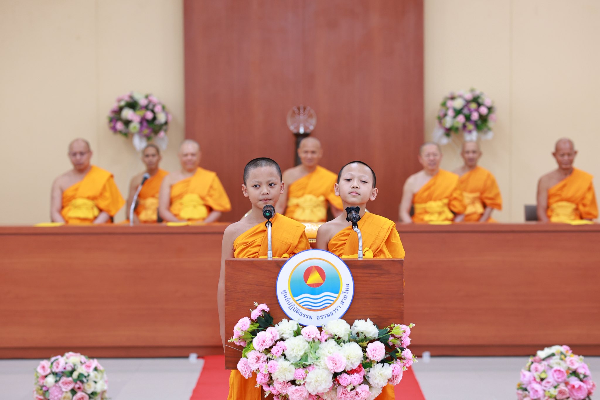 พิธีทอดผ้าป่าและถวายสังฆทานสามเณรในโครงการบรรพชาสามเณรฟื้นฟูพระพุทธศาสนาทั่วไทย ณ ศูนย์ปฏิบัติธรรม ธรรมธารา สายไหม