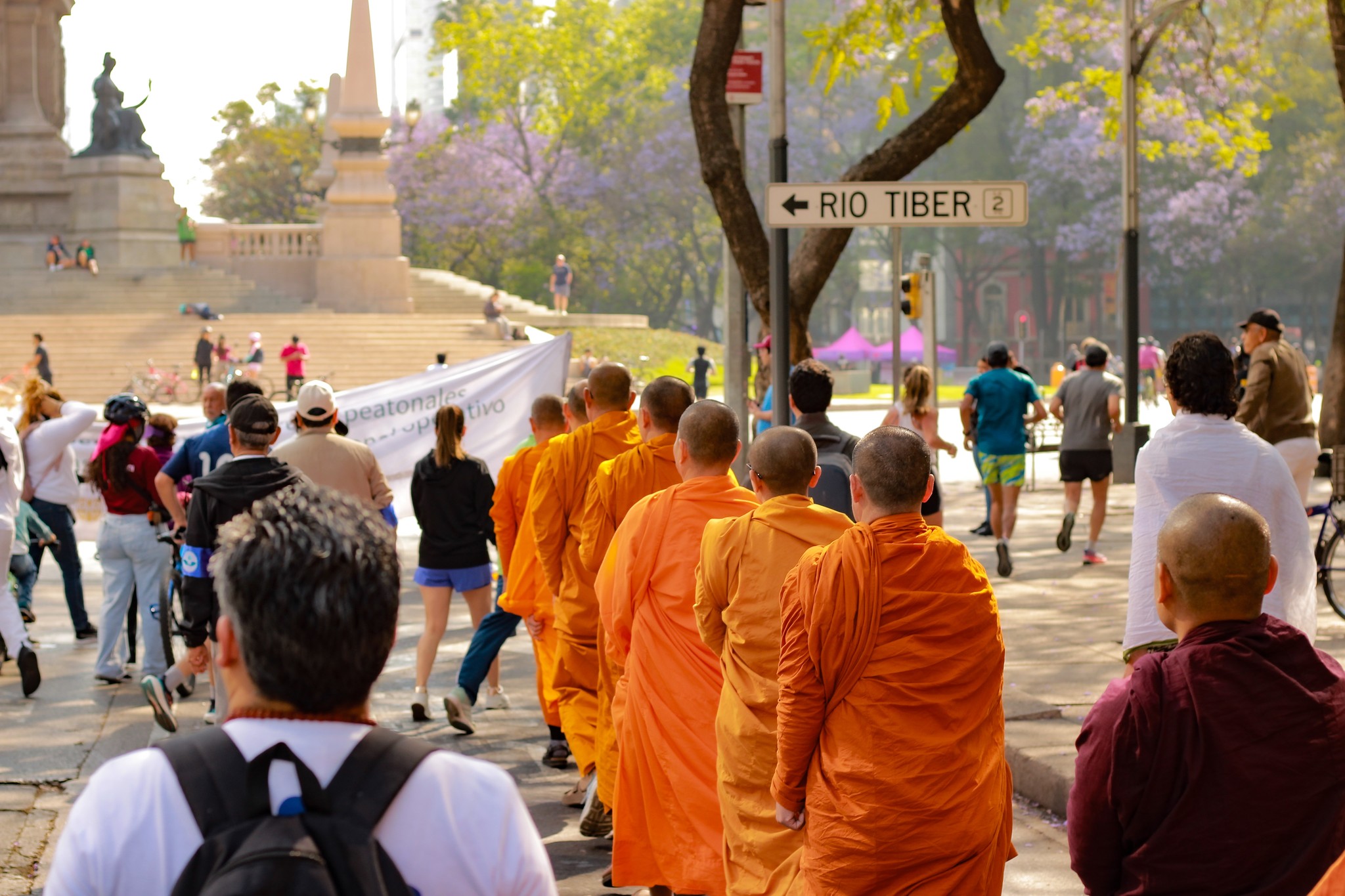 The First Pilgrimage of Thai Monks in Mexico
