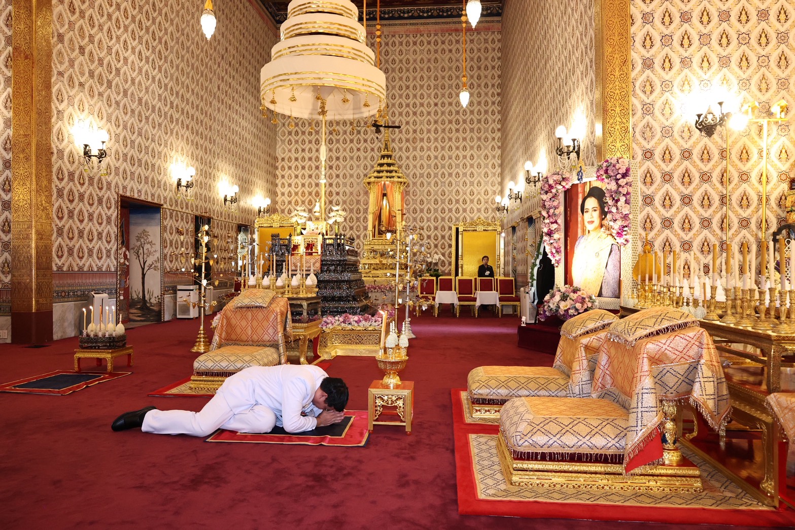 มูลนิธิธรรมกาย และคณะศิษยานุศิษย์วัดพระธรรมกาย ร่วมเป็นเจ้าภาพบำเพ็ญกุศลถวายพระบรมศพ สมเด็จพระพันปีหลวง