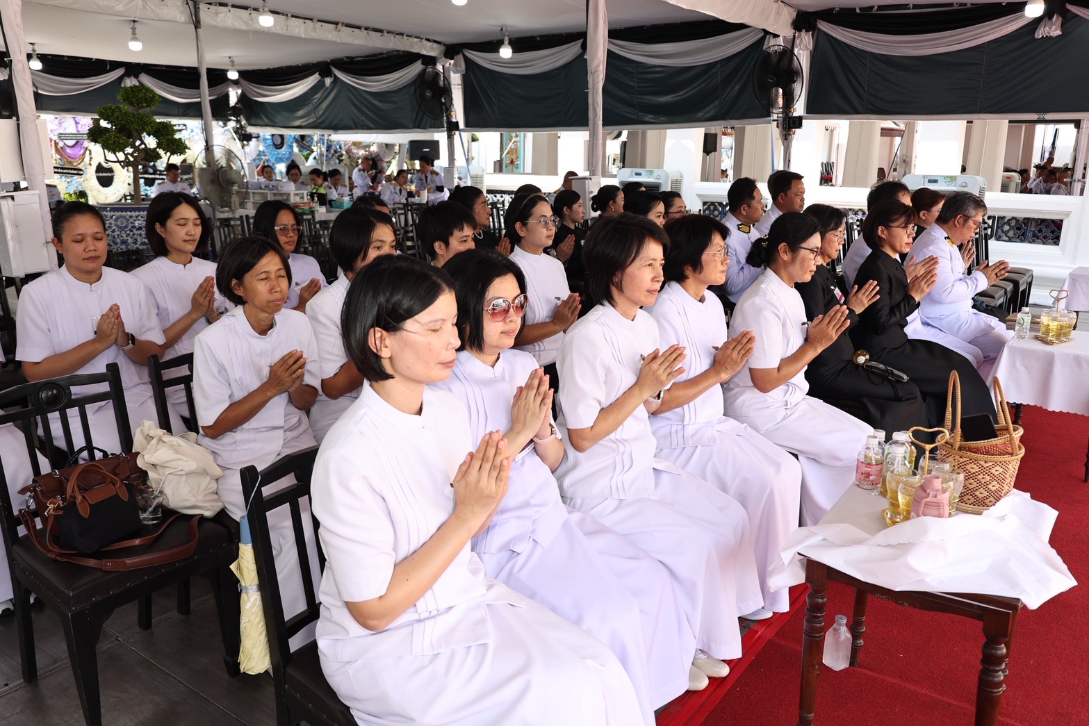 มูลนิธิธรรมกาย และคณะศิษยานุศิษย์วัดพระธรรมกาย ร่วมเป็นเจ้าภาพบำเพ็ญกุศลถวายพระบรมศพ สมเด็จพระพันปีหลวง