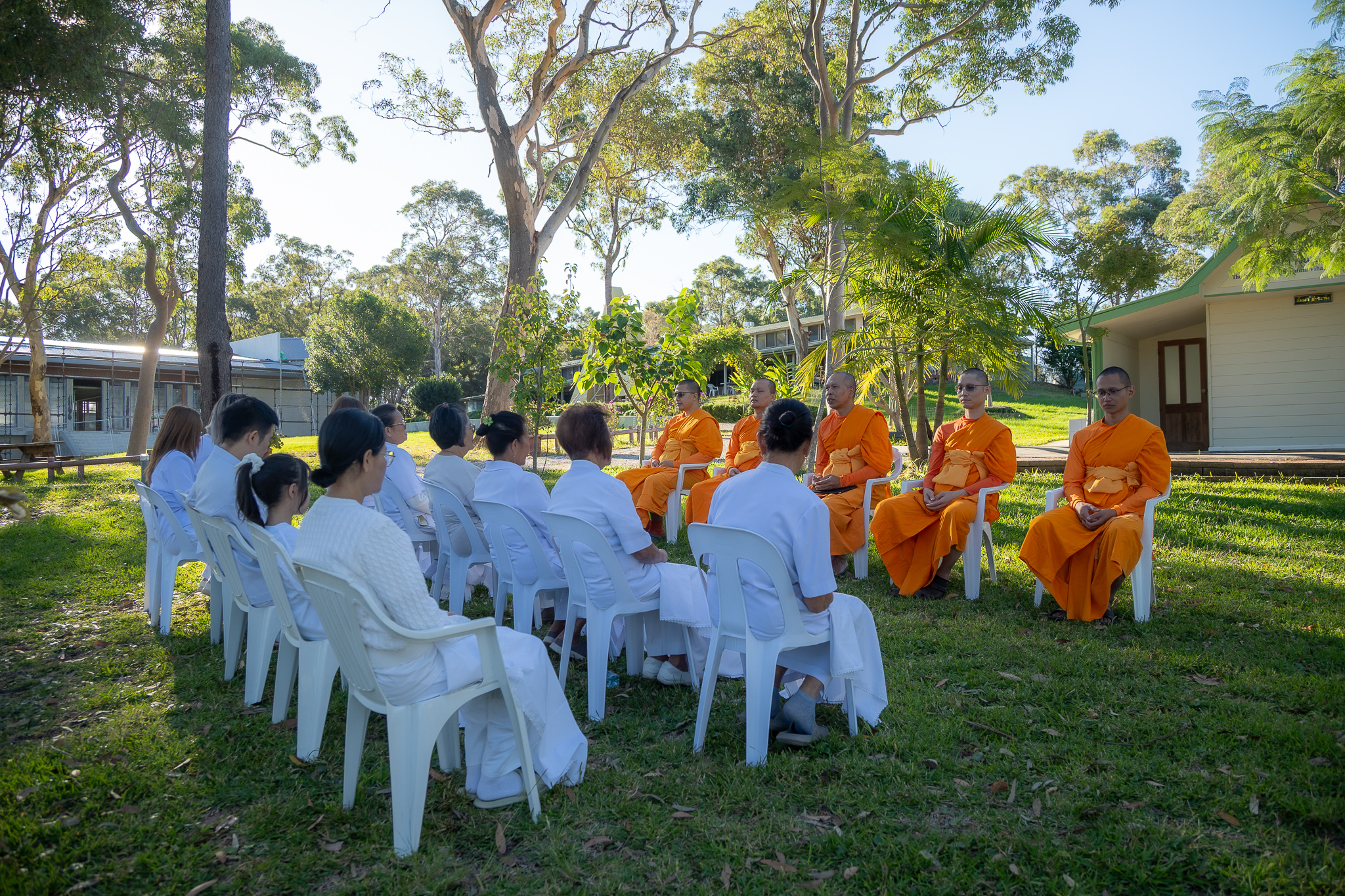 วัดพระธรรมกายนครซิดนีย์ จัดปฏิบัติธรรมโครงการกลั่นใจให้เป็นสุข