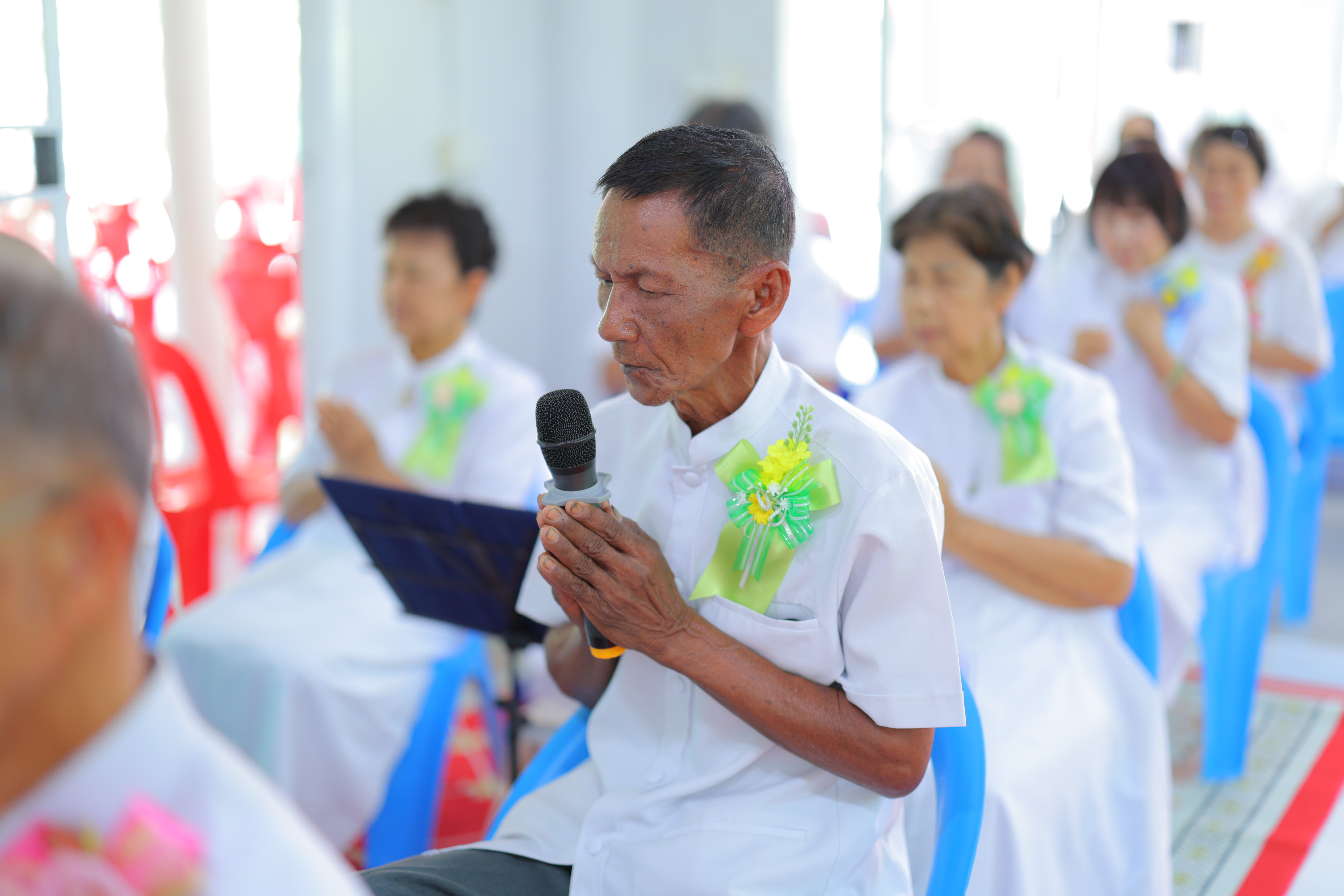 คณะเจ้าภาพร่วมทอดผ้าป่าสามัคคี เพื่อสร้างทุกสิ่ง ณ ศูนย์ปฏิบัติธรรมอัมพวา