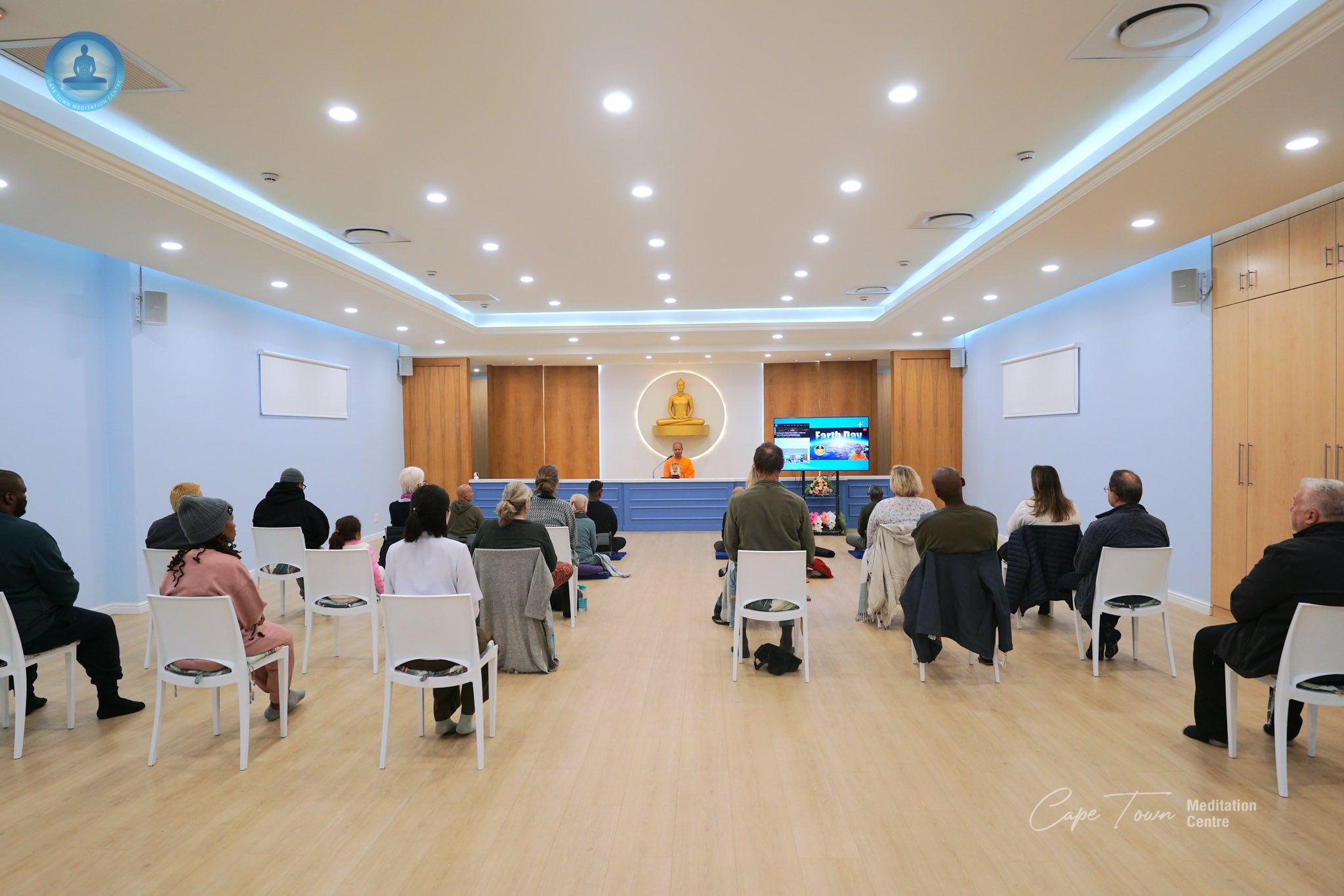 วัดพุทธเคปทาวน์ จัดกิจกรรมคลาสสอนสมาธิแก่ชาวท้องถิ่น