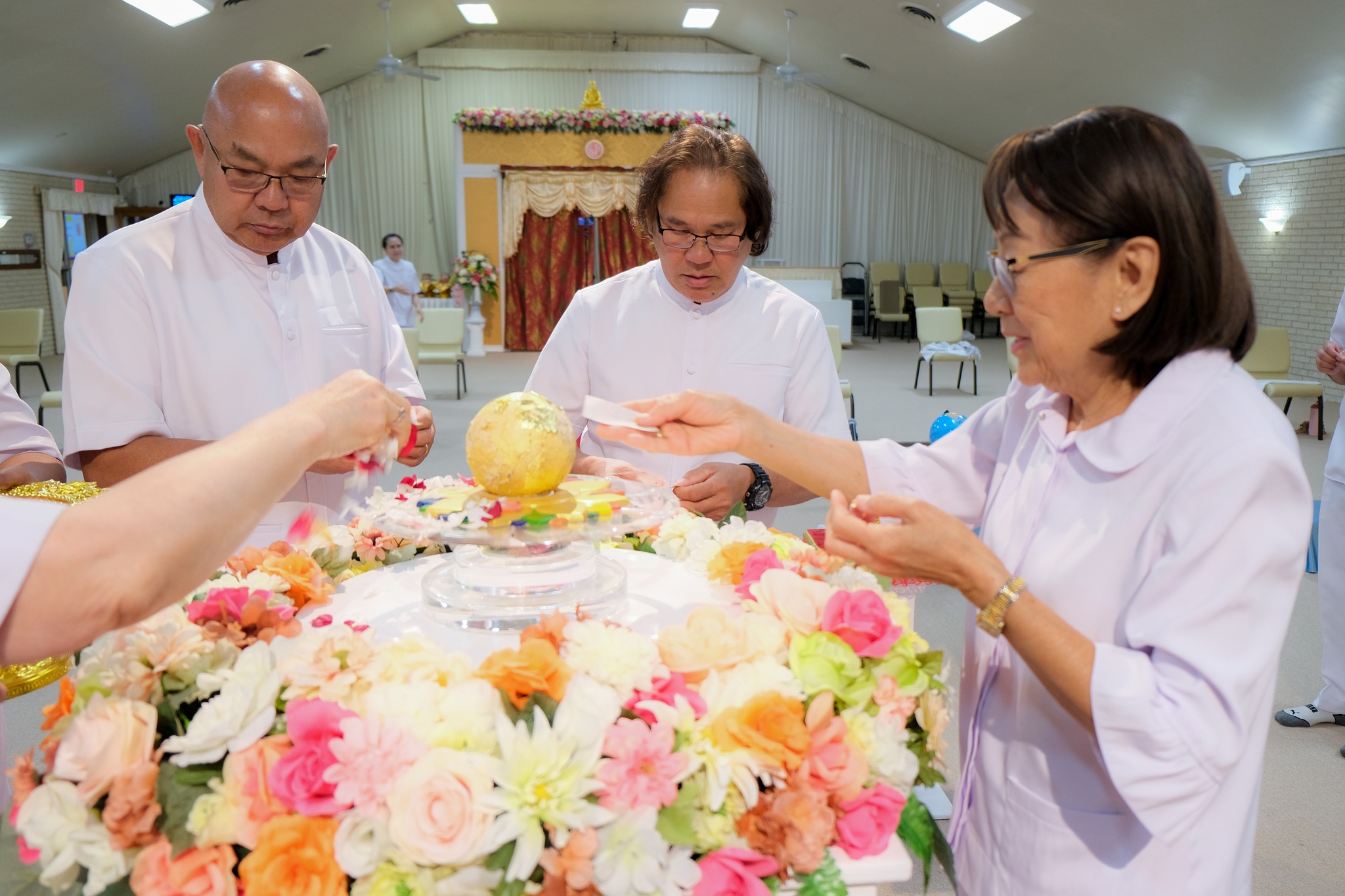 วัดพระธรรมกายเท็กซัส จัดงานบุญบูชาข้าวพระ