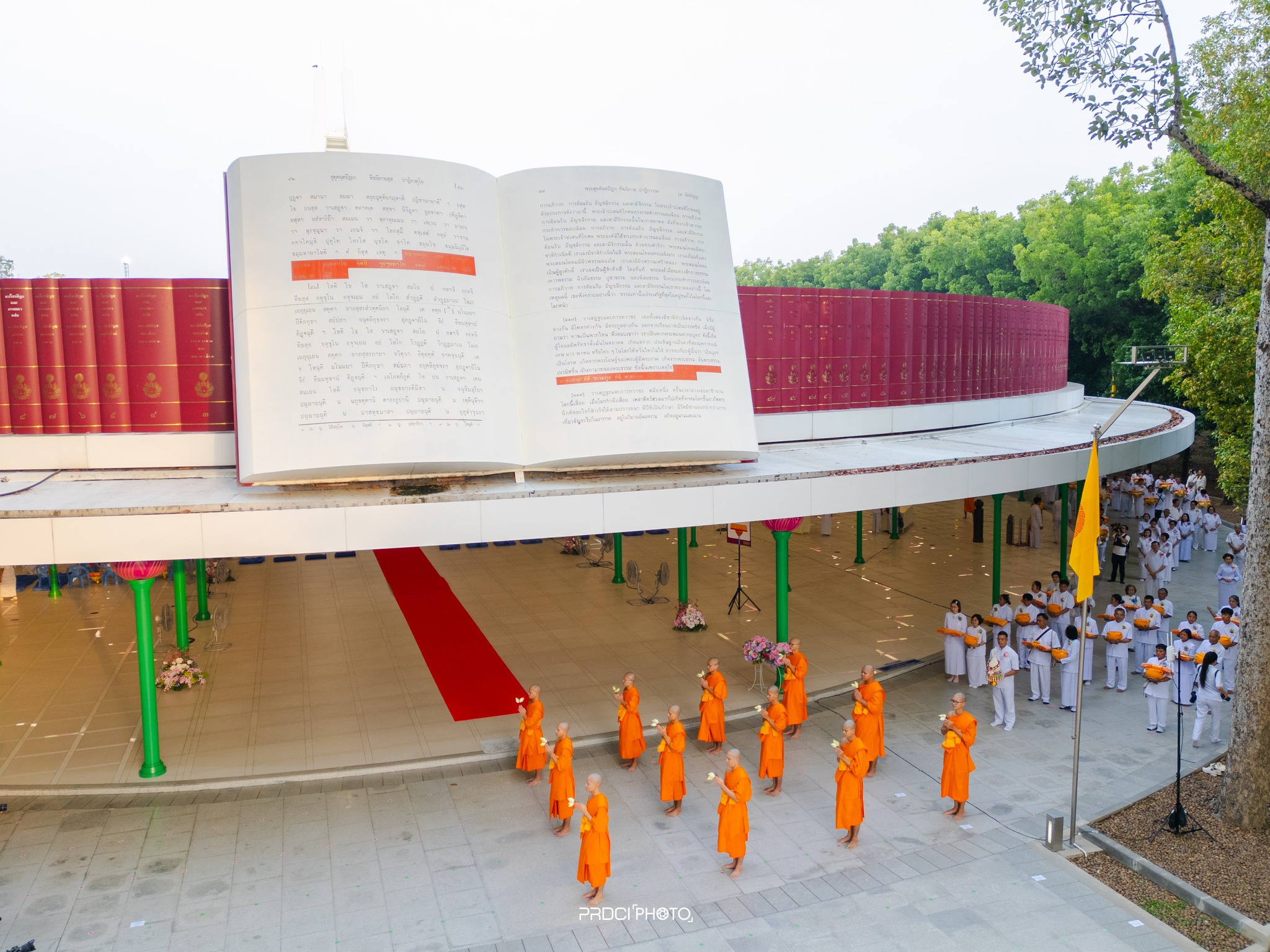 พิธีอุปสมบทสามเณรเตรียม DCI รุ่นที่ 23 ณ อุโบสถพระไตรปิฎก วัดพระธรรมกาย