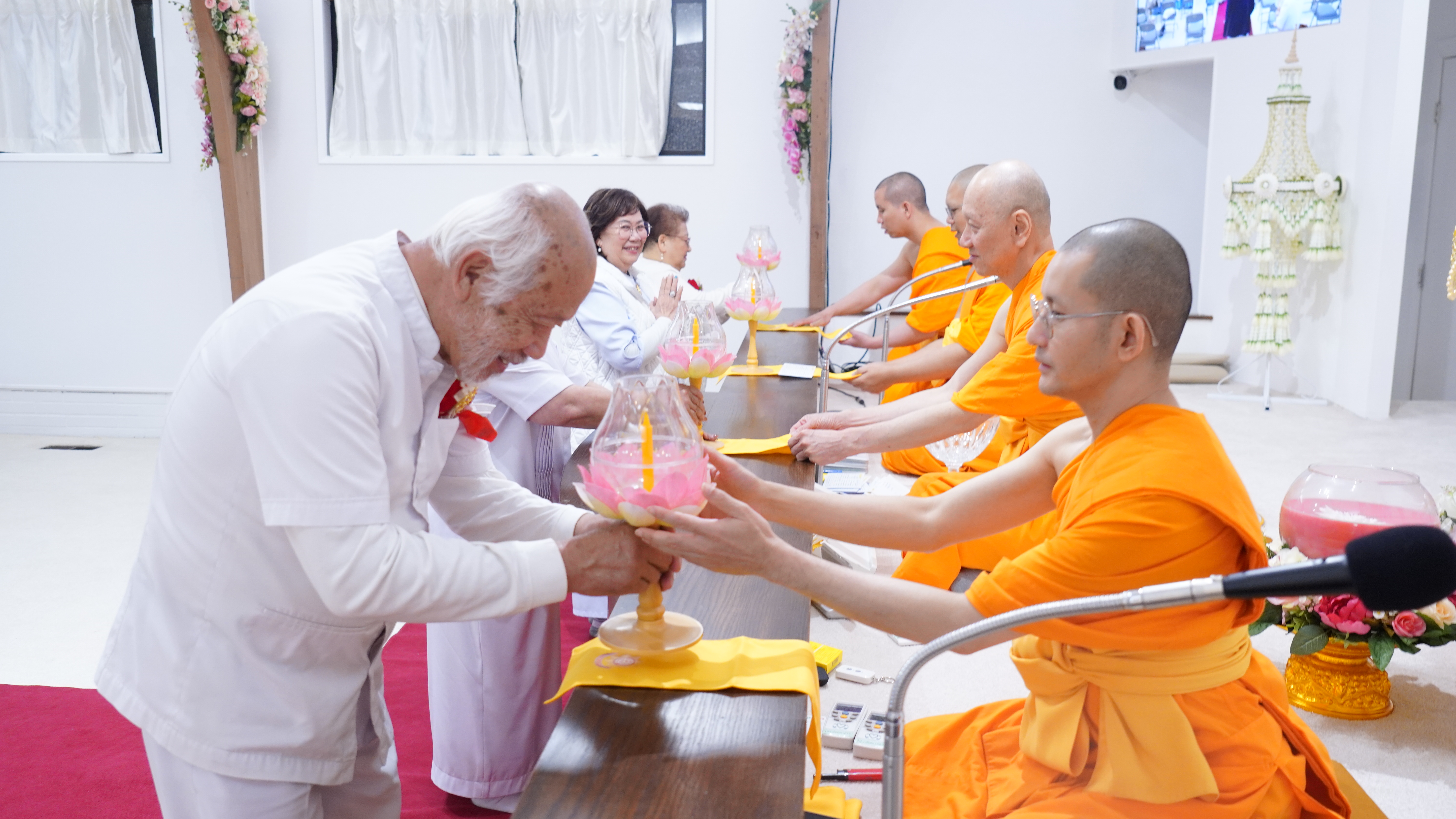 วัดพระธรรมกายซีแอตเติล จัดงานบุญบูชาข้าวพระ